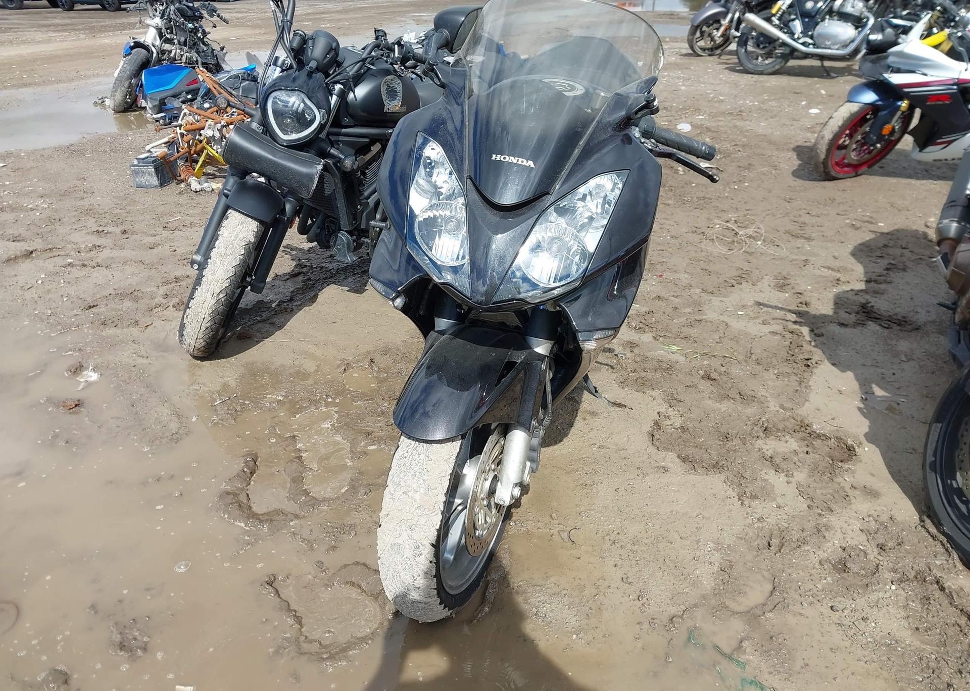 2006 HONDA VFR800