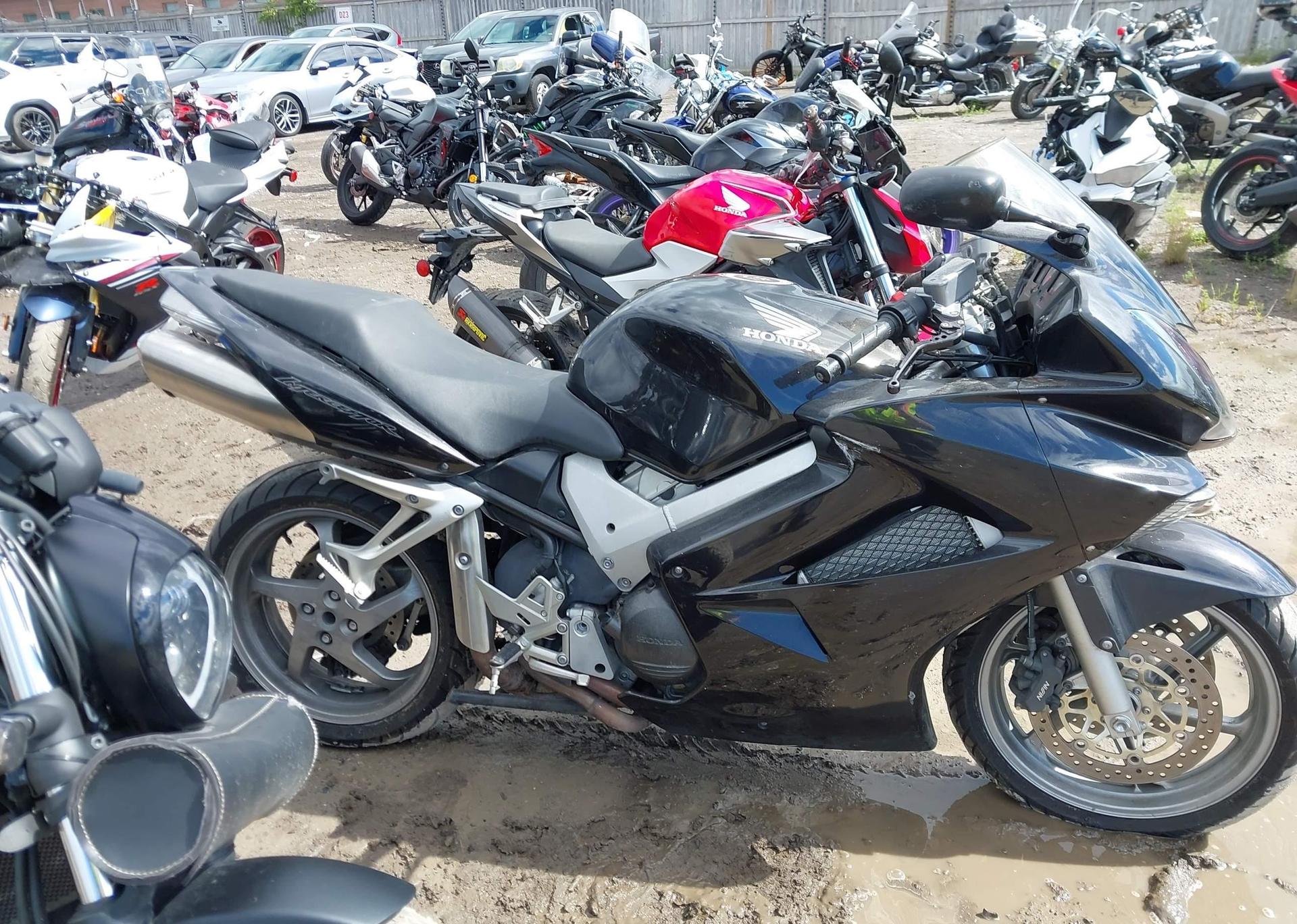 2006 HONDA VFR800