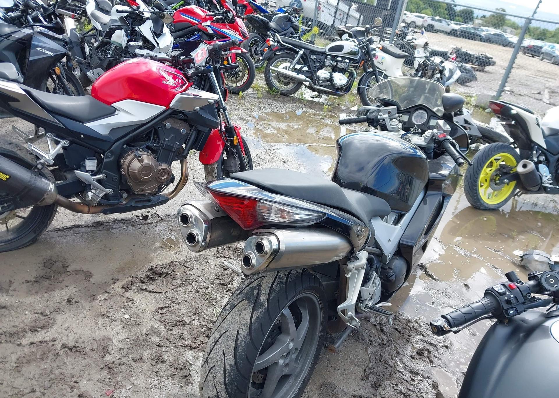 2006 HONDA VFR800