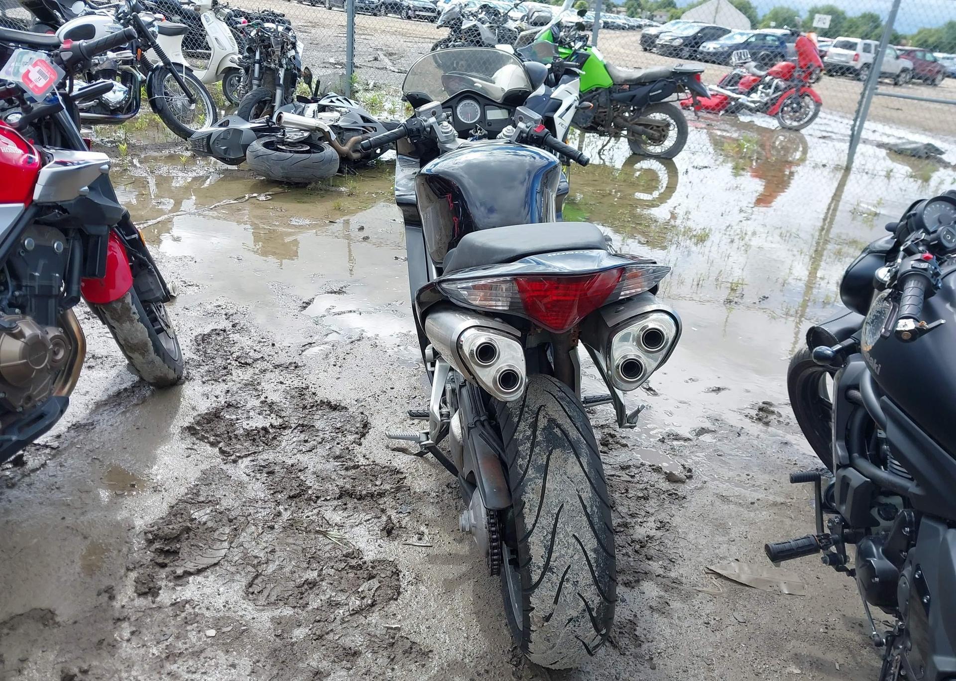 2006 HONDA VFR800