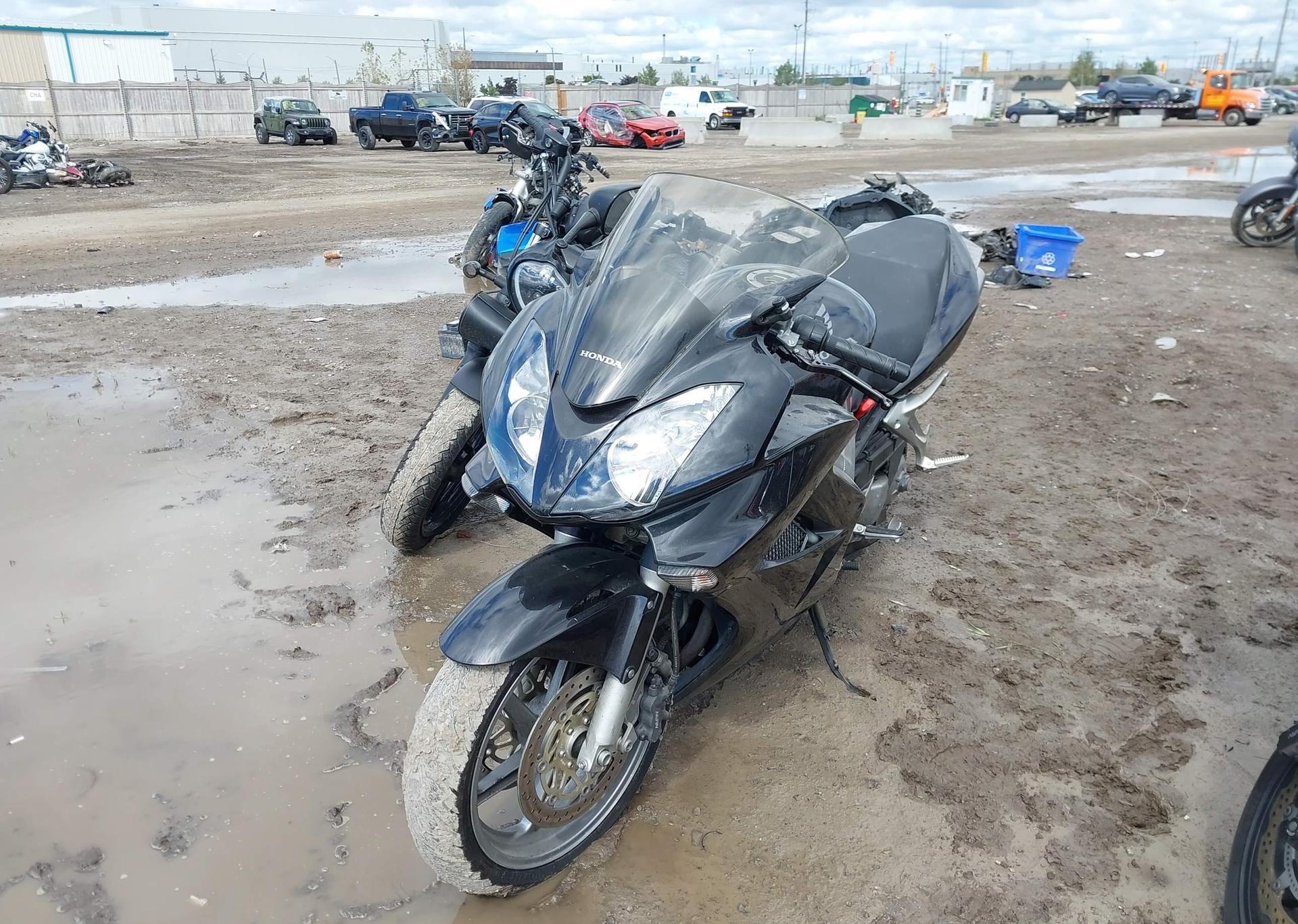 2006 HONDA VFR800