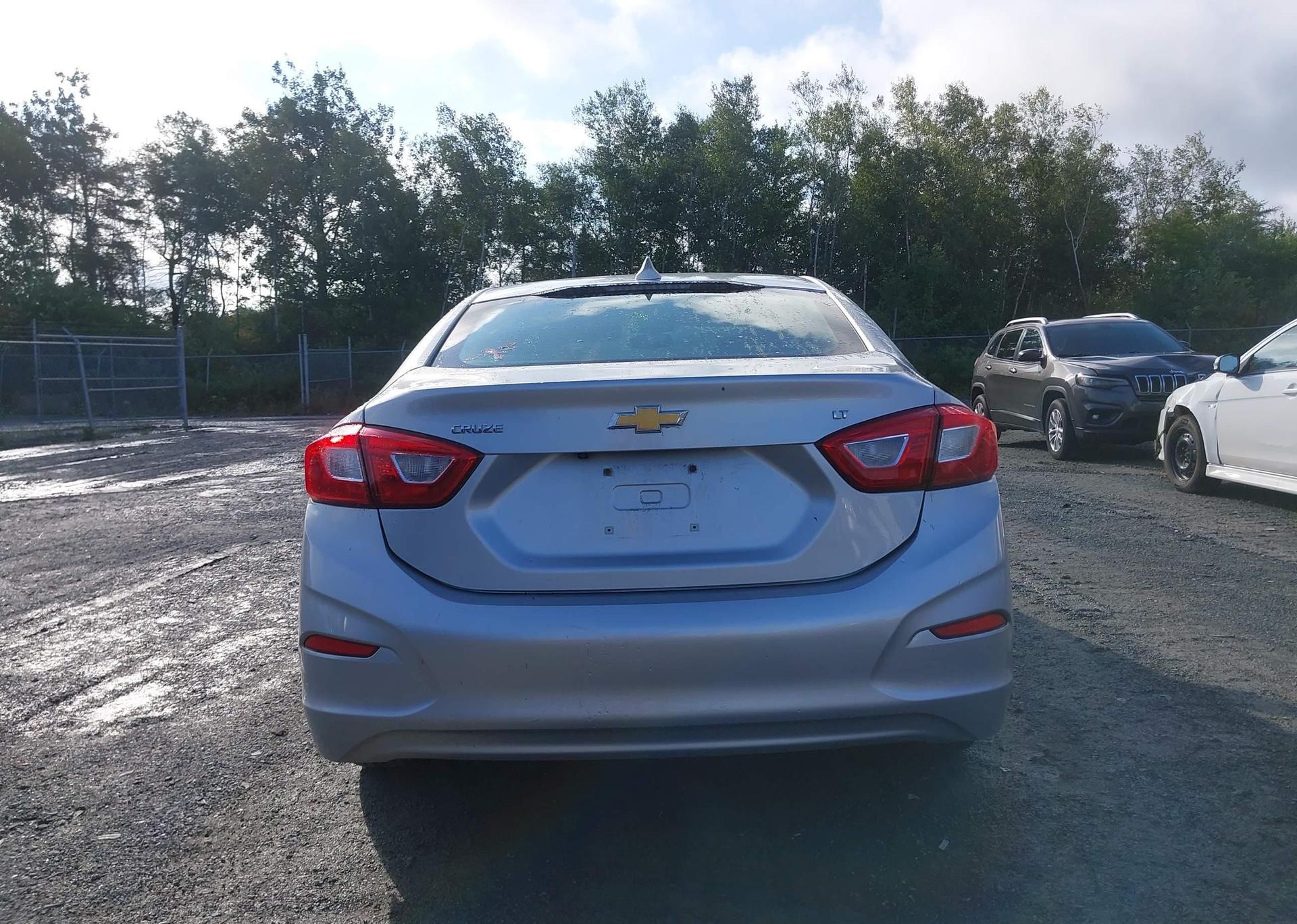 2018 CHEVROLET CRUZE LT