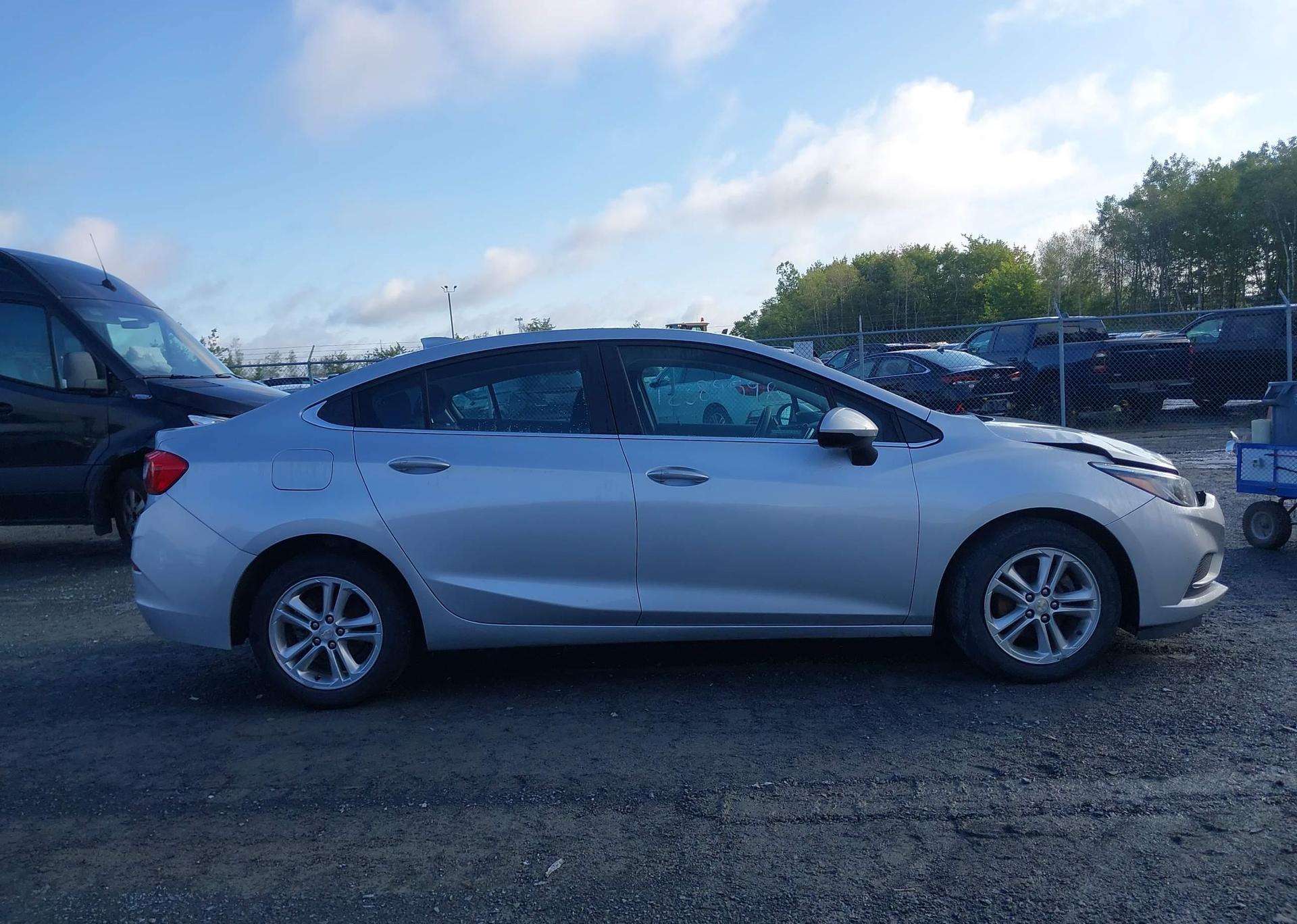 2018 CHEVROLET CRUZE LT