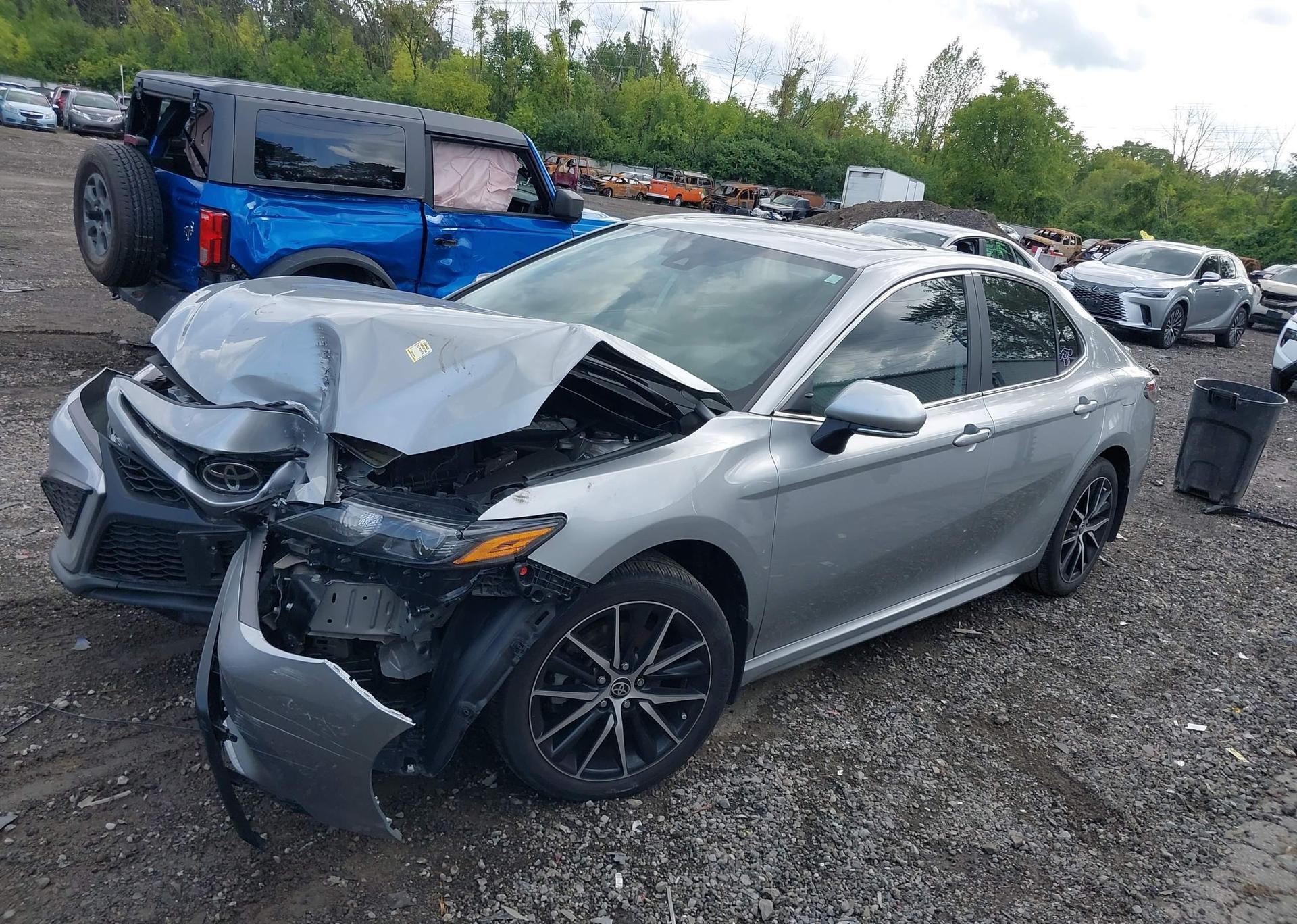 2022 TOYOTA CAMRY SE