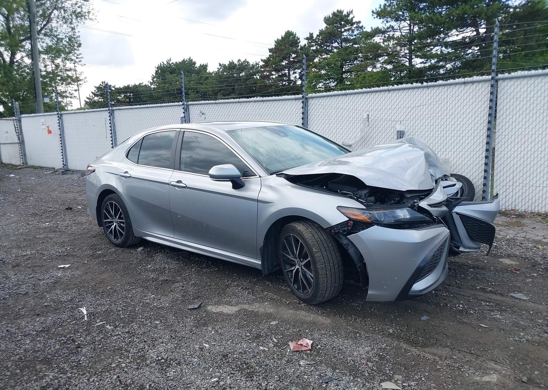 2022 TOYOTA CAMRY SE