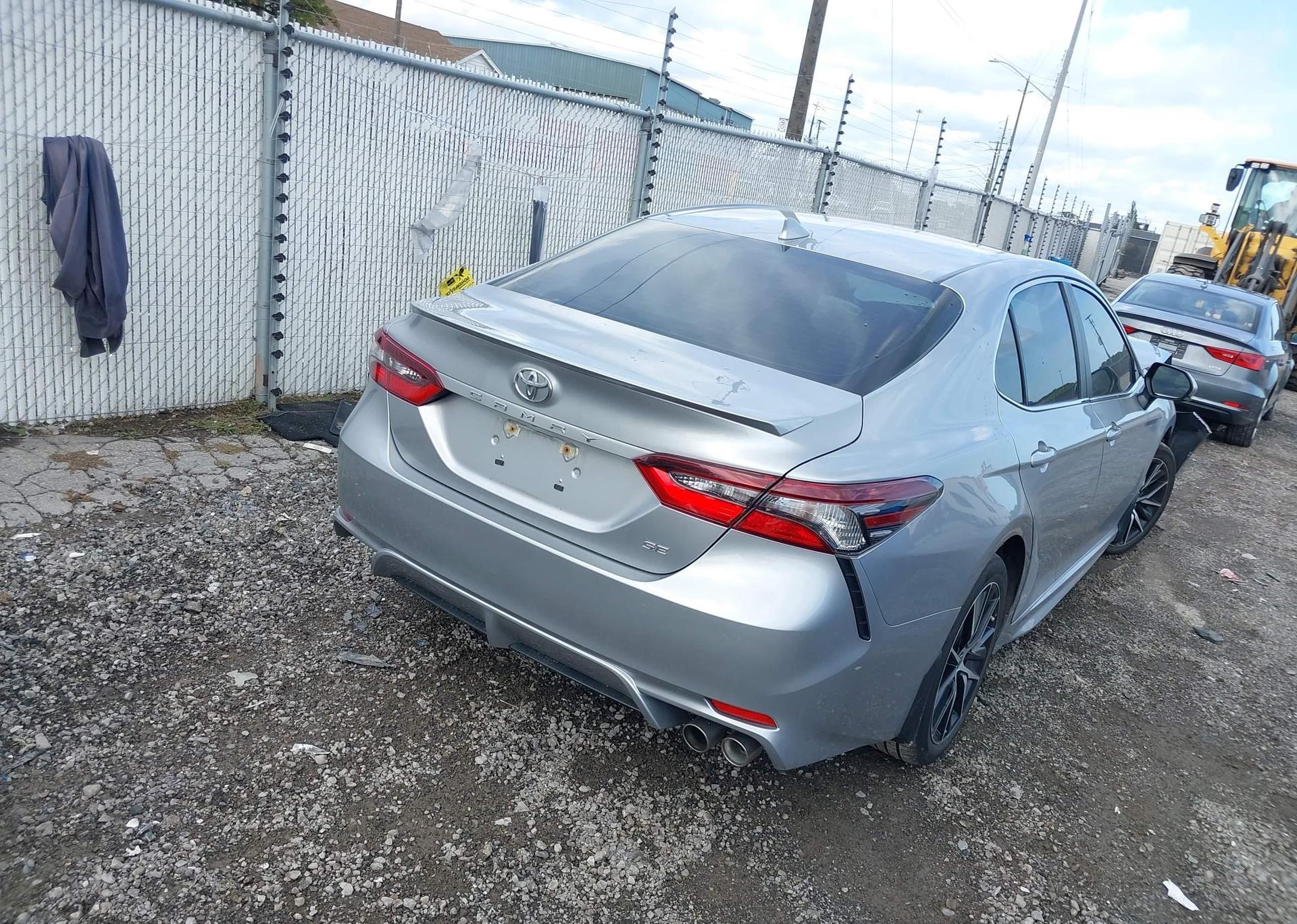 2022 TOYOTA CAMRY SE