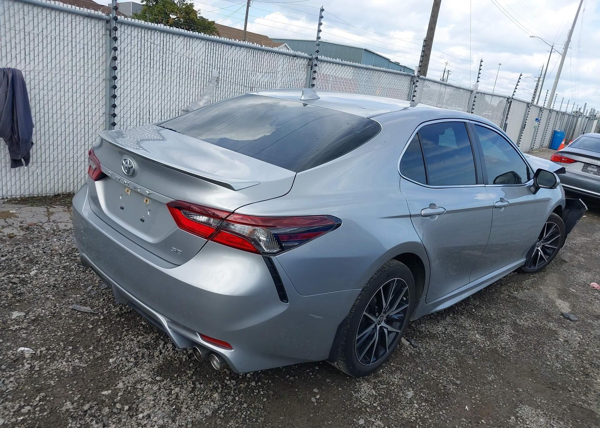 2022 TOYOTA CAMRY SE