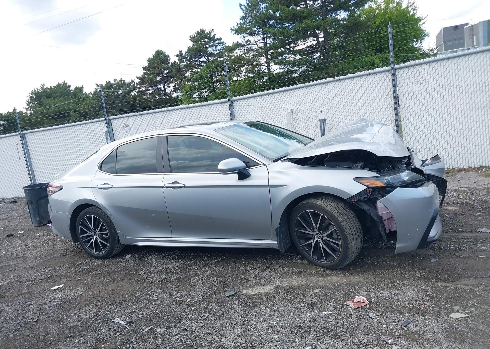 2022 TOYOTA CAMRY SE