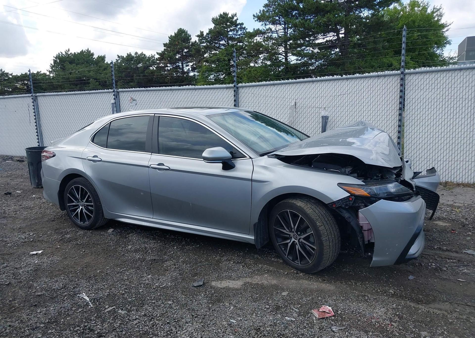 2022 TOYOTA CAMRY SE