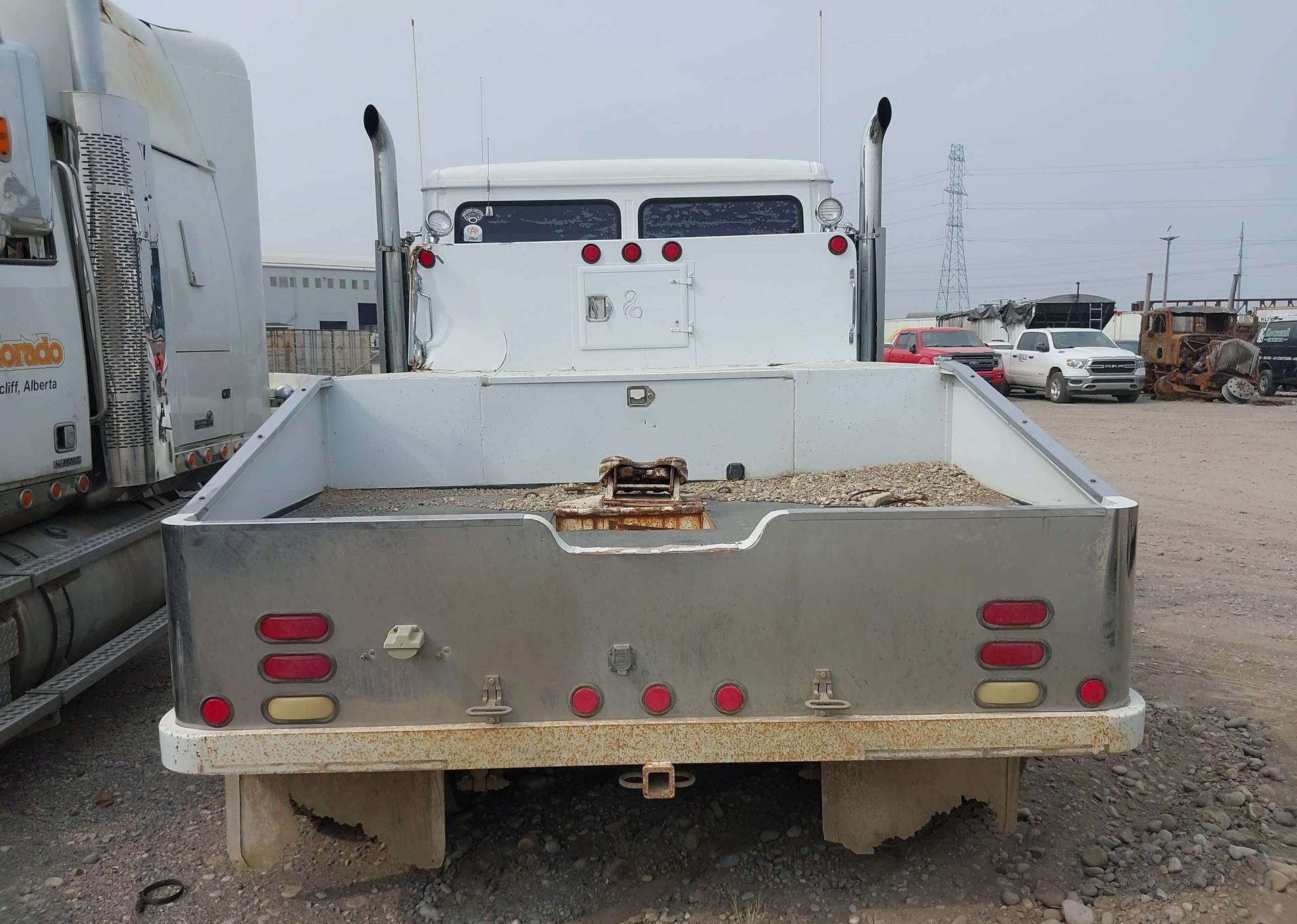 1998 FREIGHTLINER MEDIUM CONVENTIONAL FL60