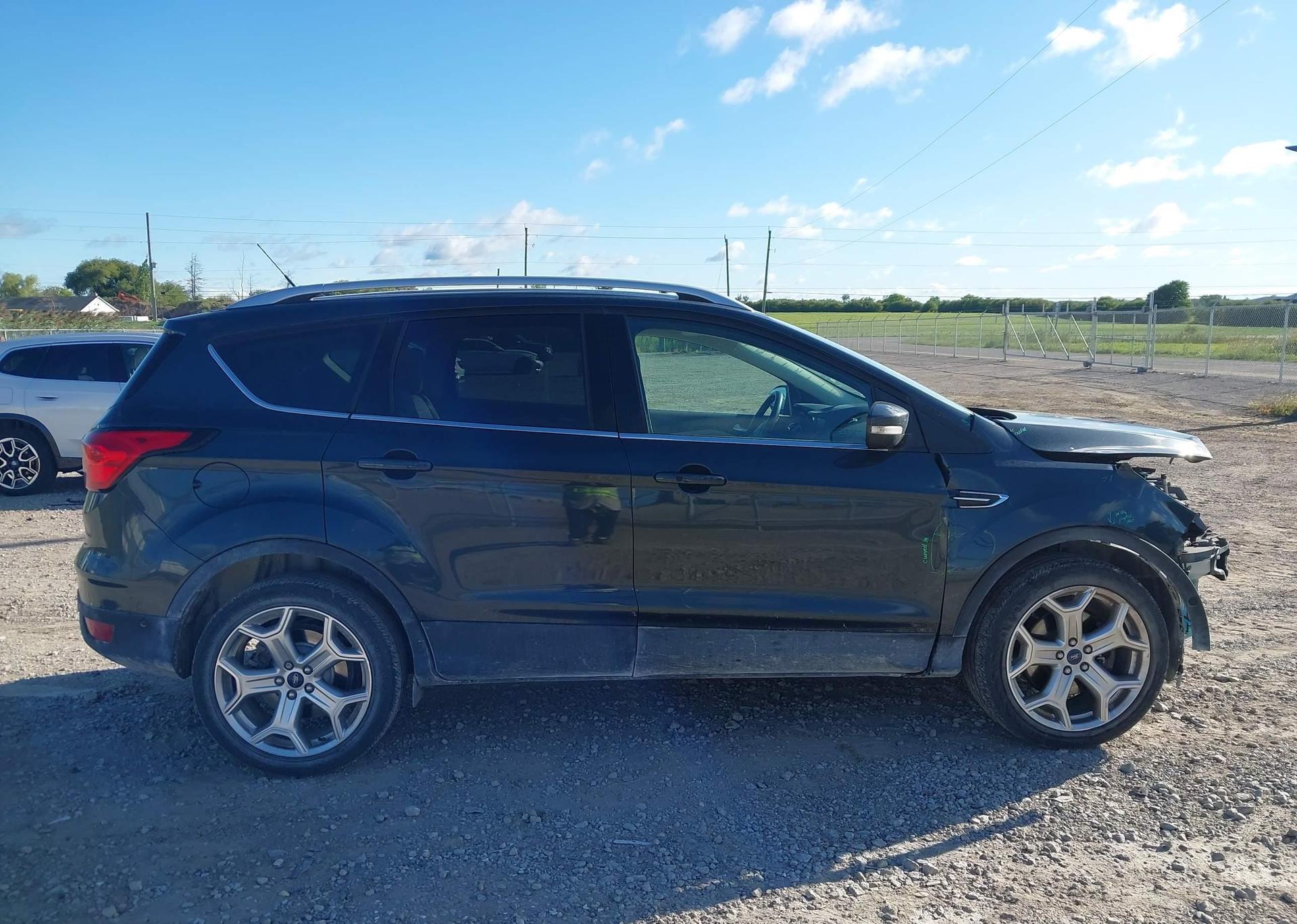 2019 FORD ESCAPE TITANIUM