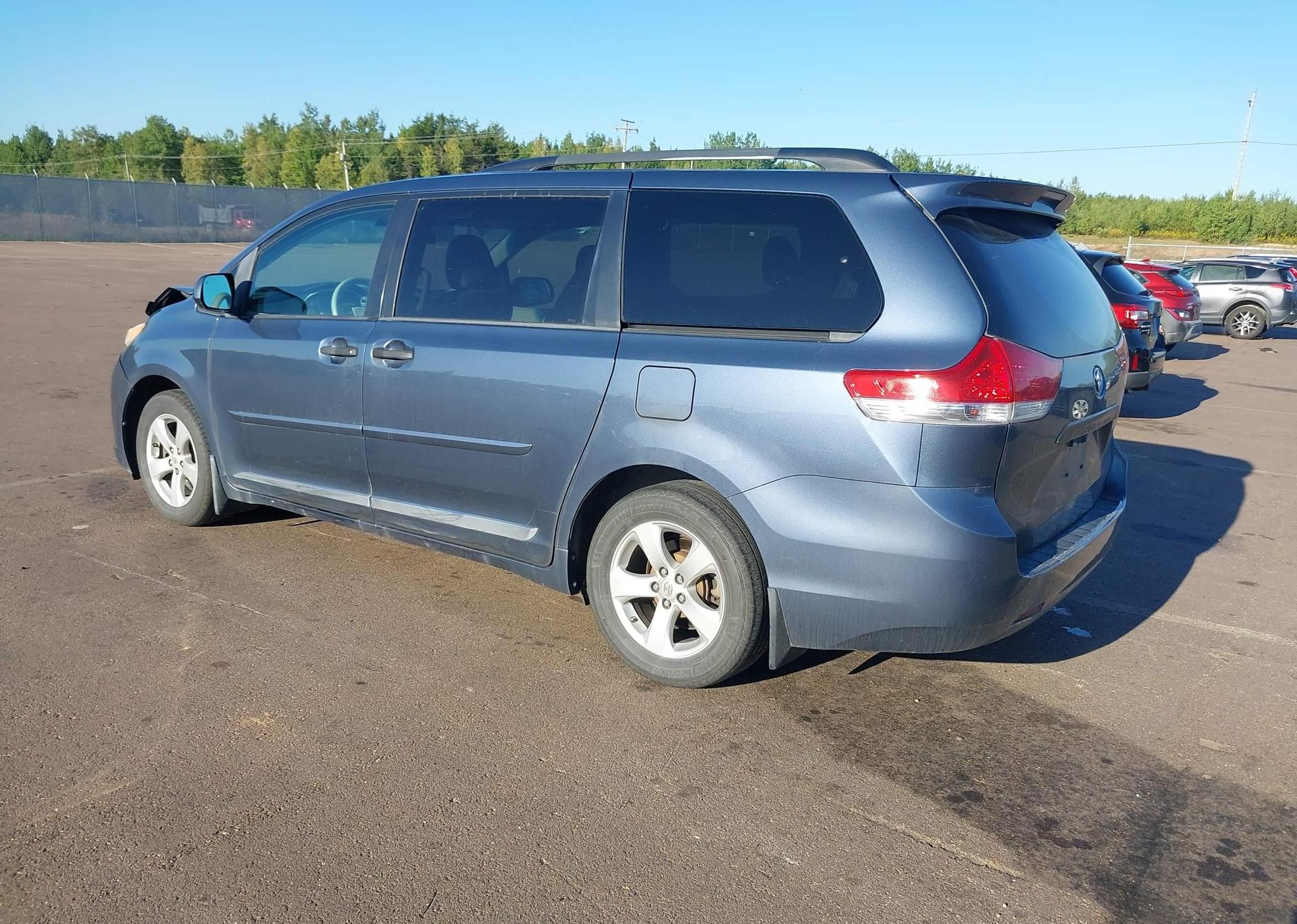 2013 TOYOTA SIENNA V6 7 PASSENGER