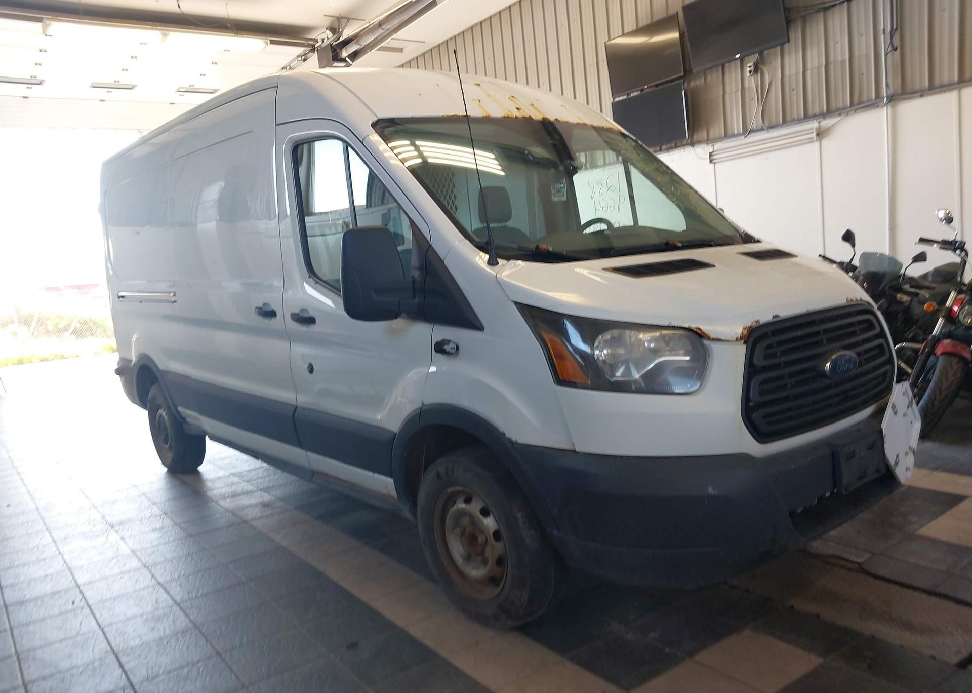 2017 FORD transit t-250