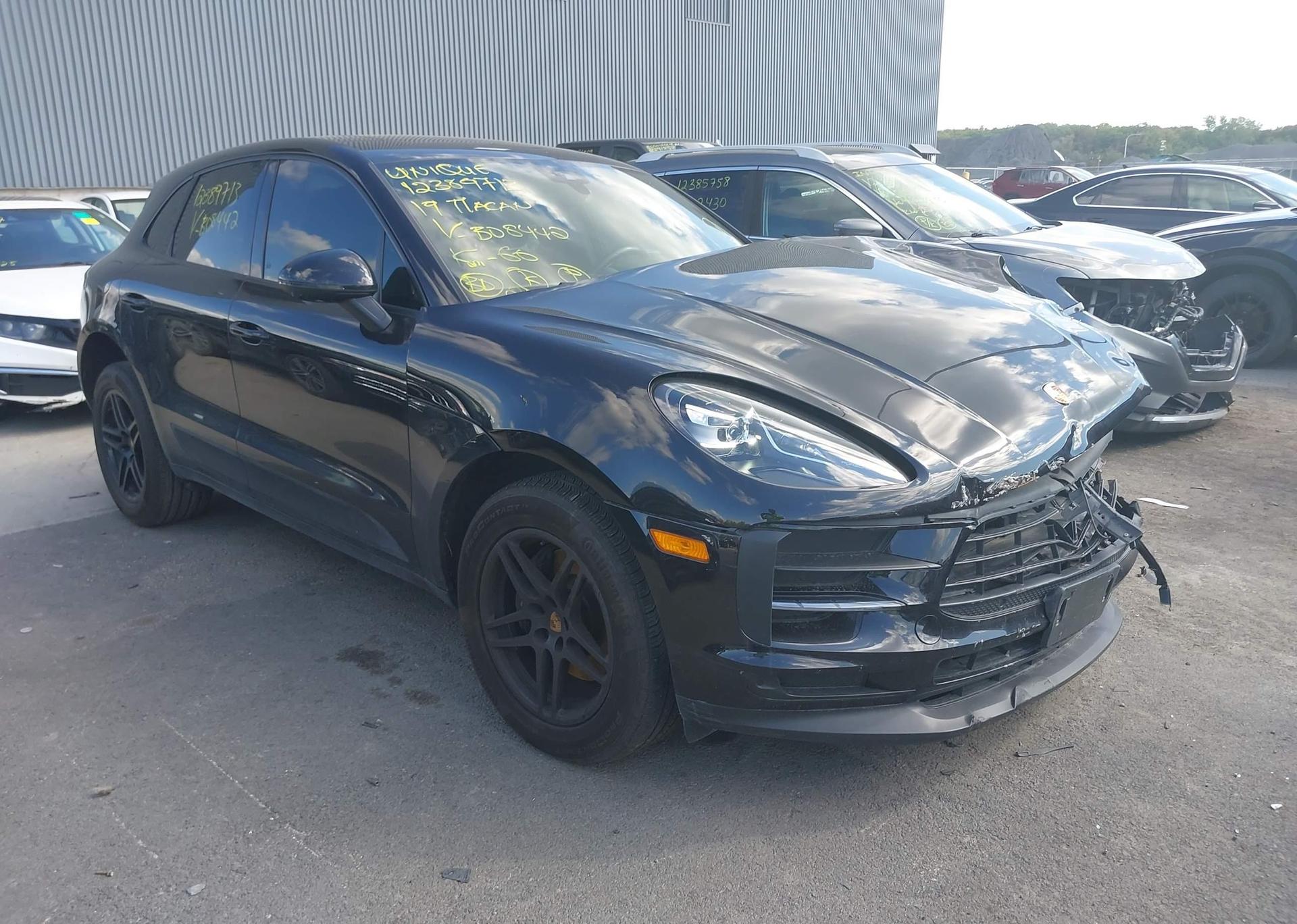 2019 PORSCHE MACAN