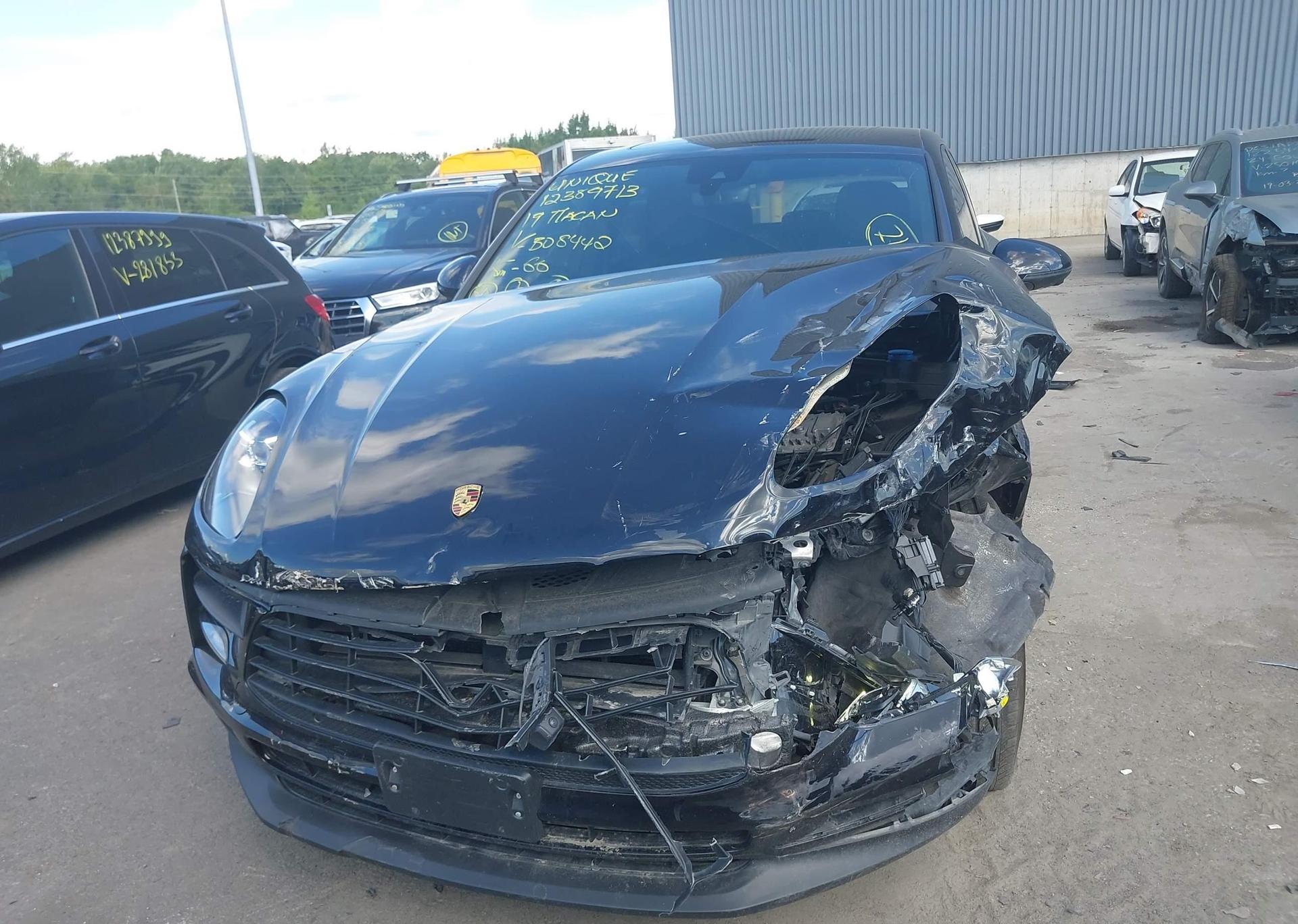 2019 PORSCHE MACAN
