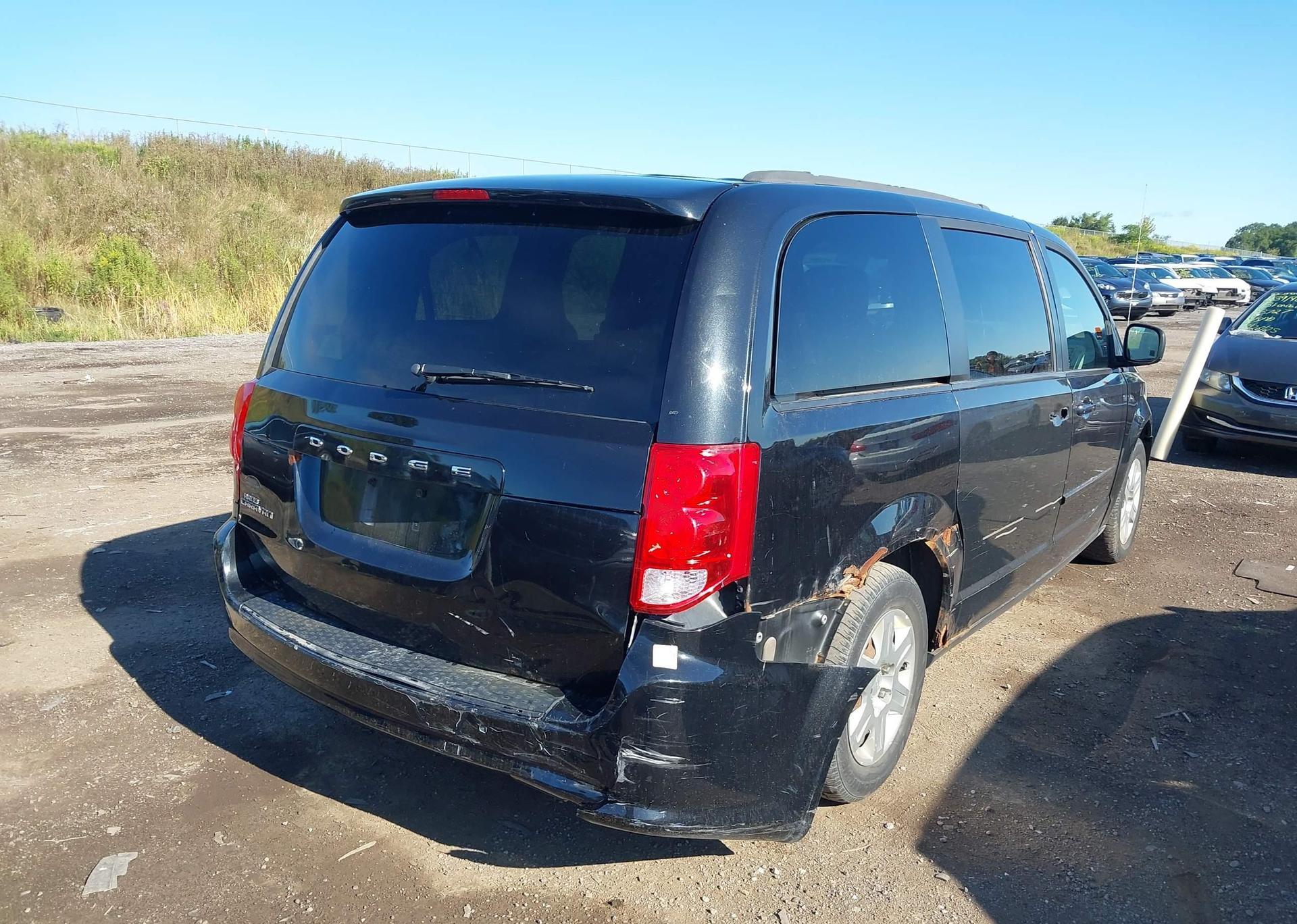 2013 DODGE GRAND CARAVAN SE