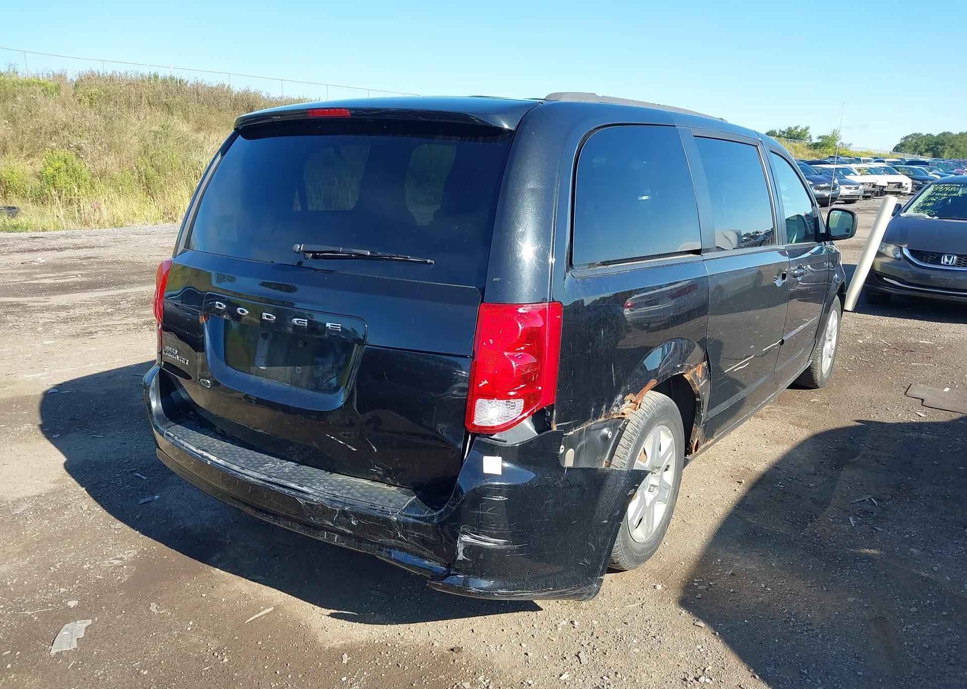 2013 DODGE GRAND CARAVAN SE