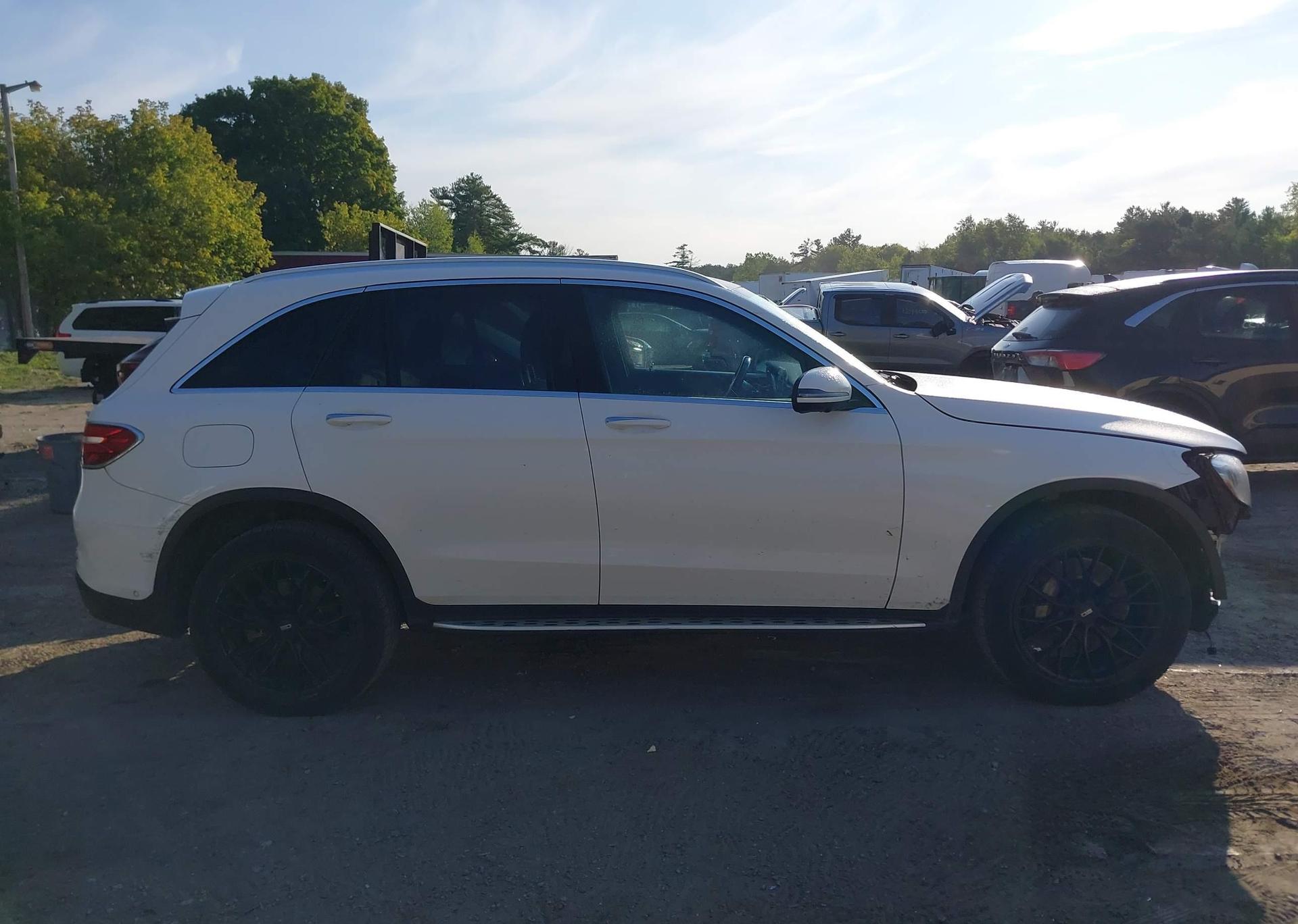 2018 MERCEDES-BENZ GLC 300 4MATIC