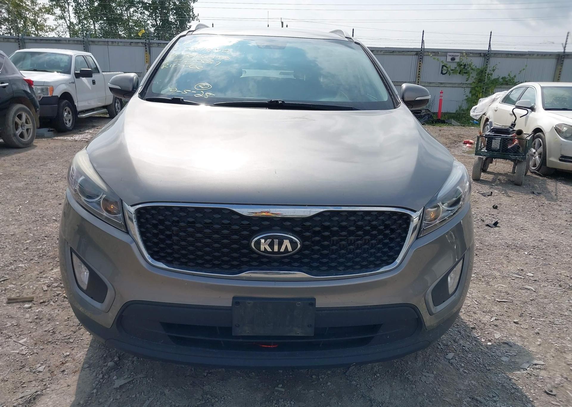 2016 KIA SORENTO LX