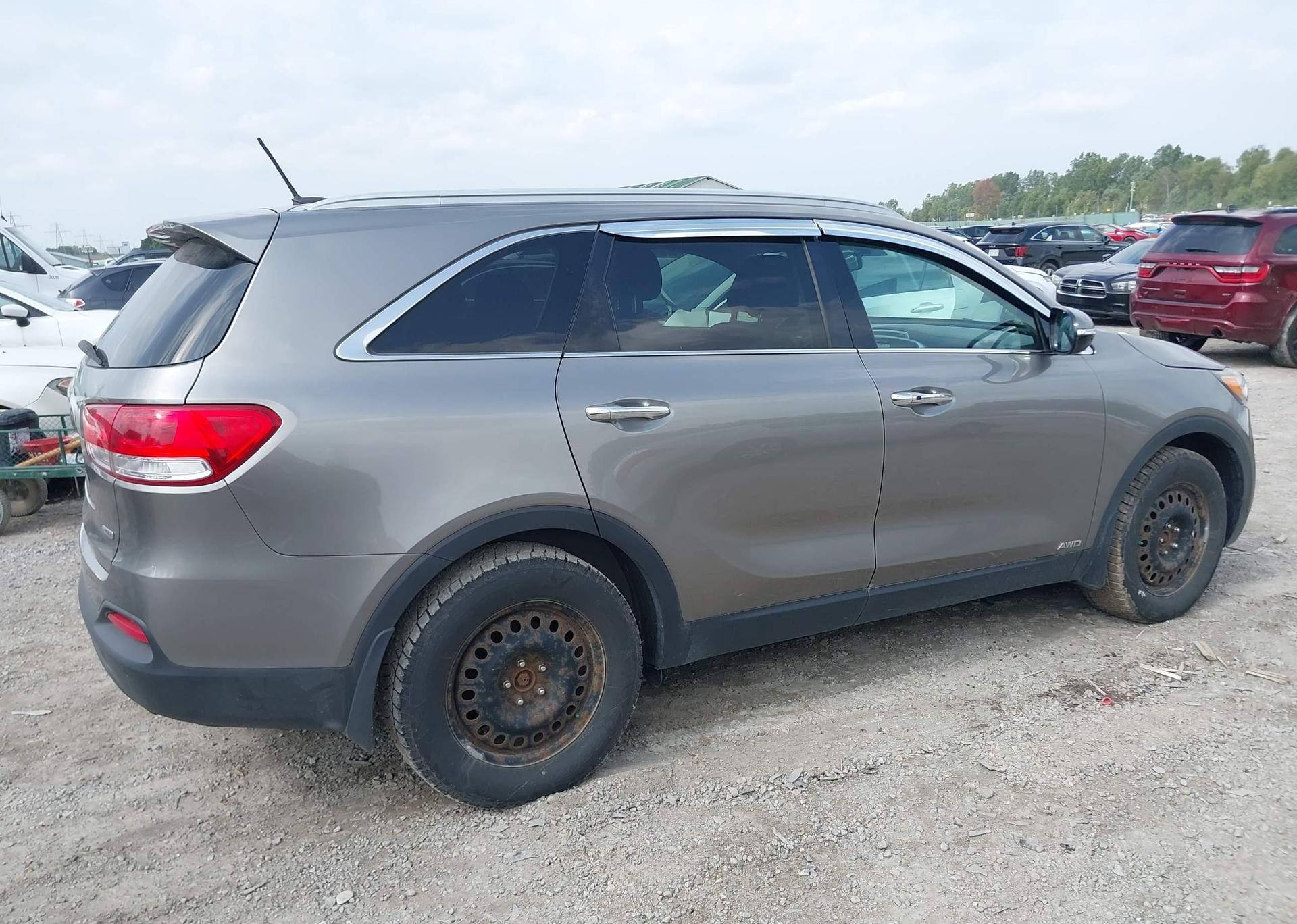 2016 KIA SORENTO LX