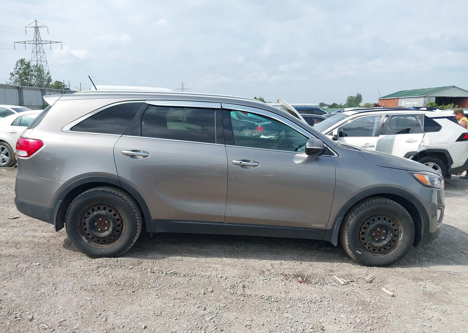 2016 KIA SORENTO LX