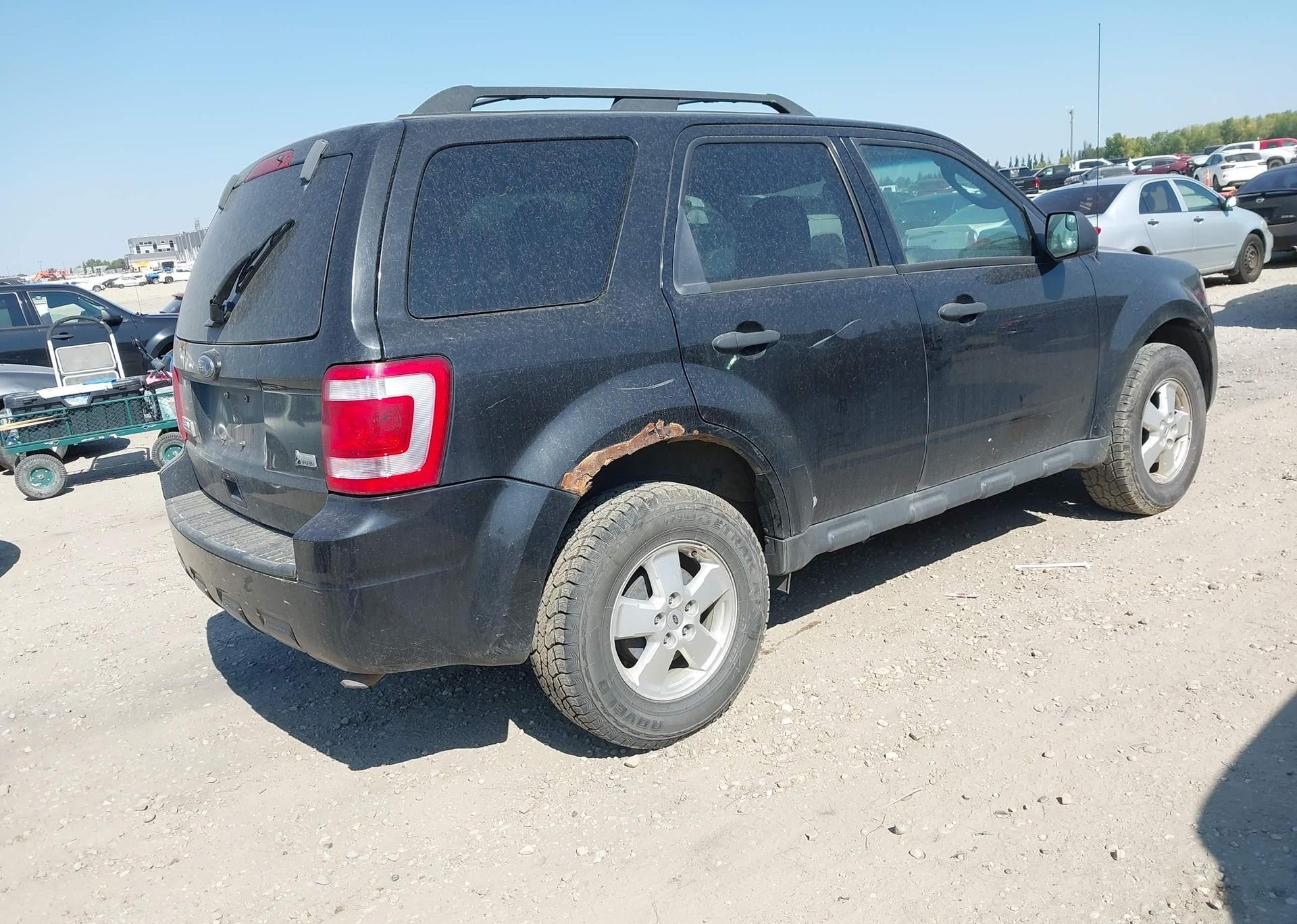 2011 FORD ESCAPE XLT