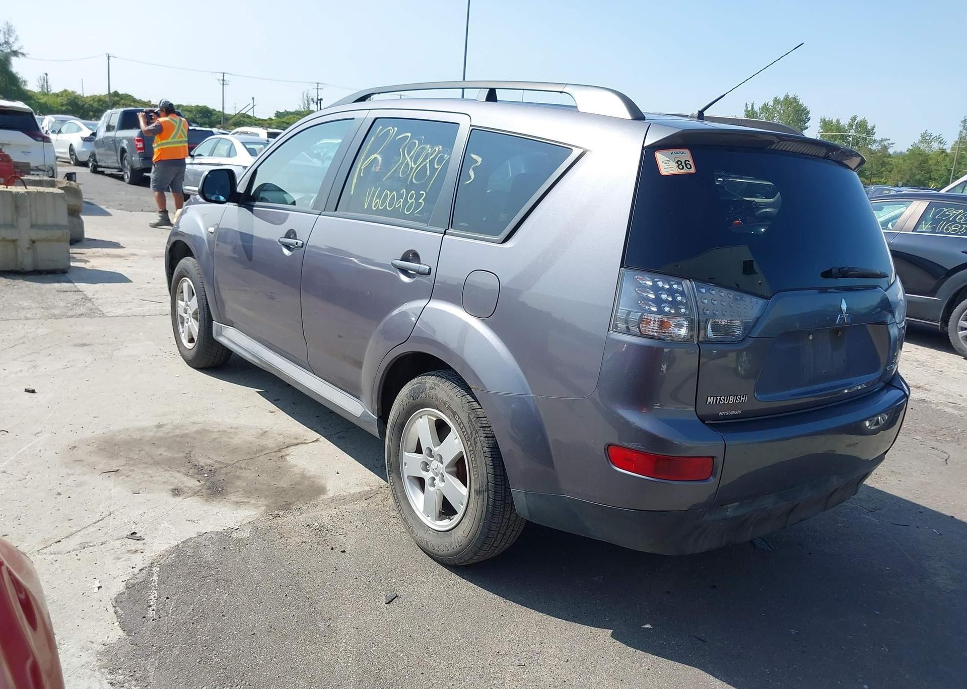 2009 MITSUBISHI OUTLANDER ES