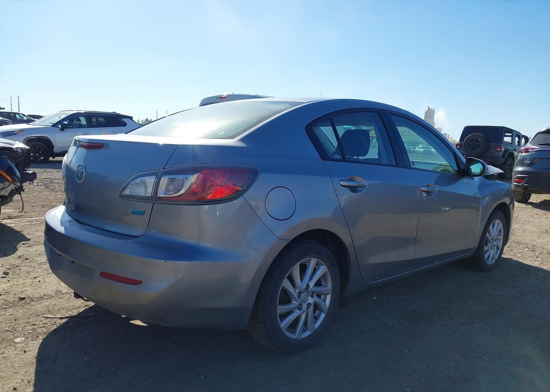 2012 MAZDA 3 I