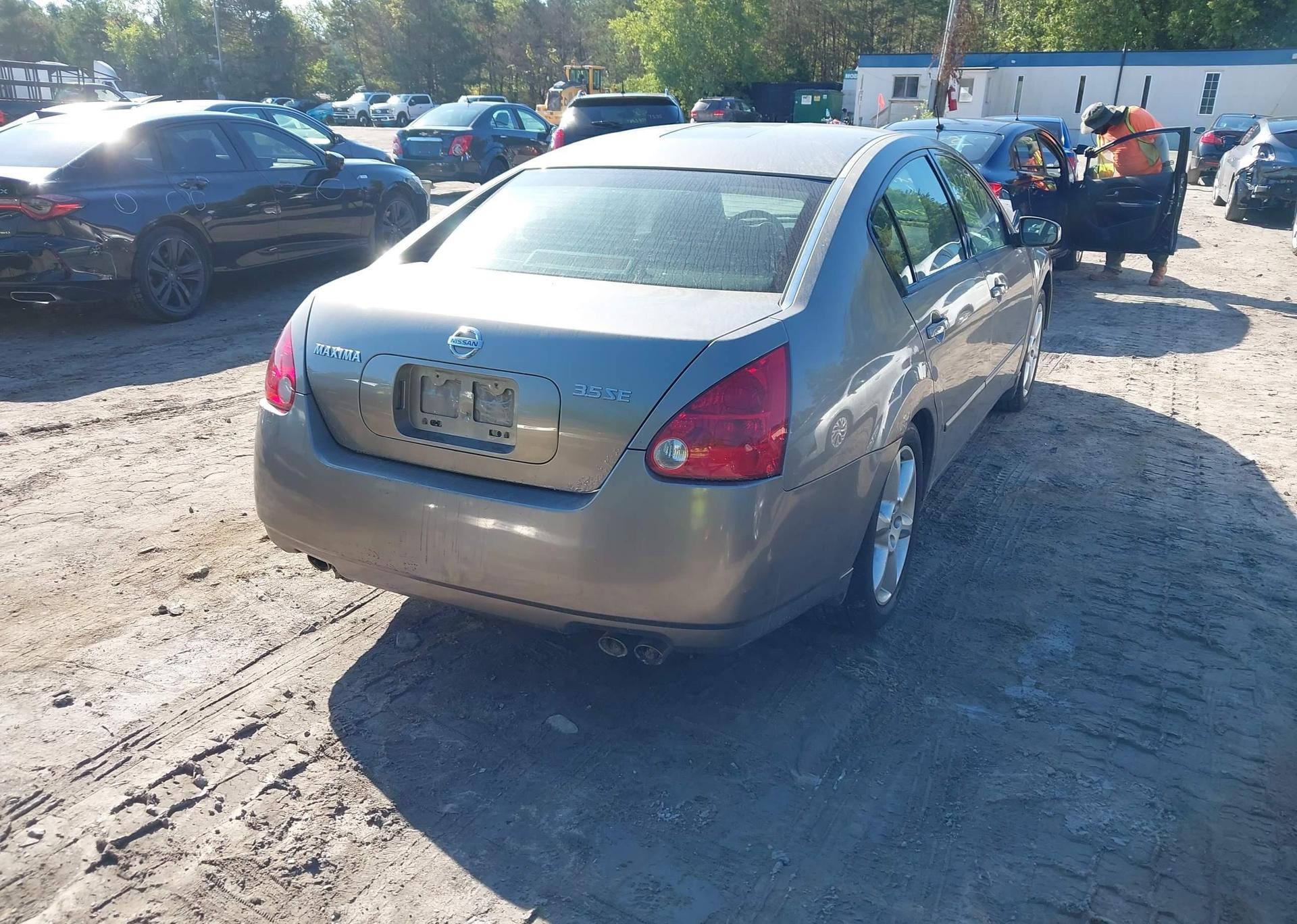 2006 NISSAN MAXIMA SE