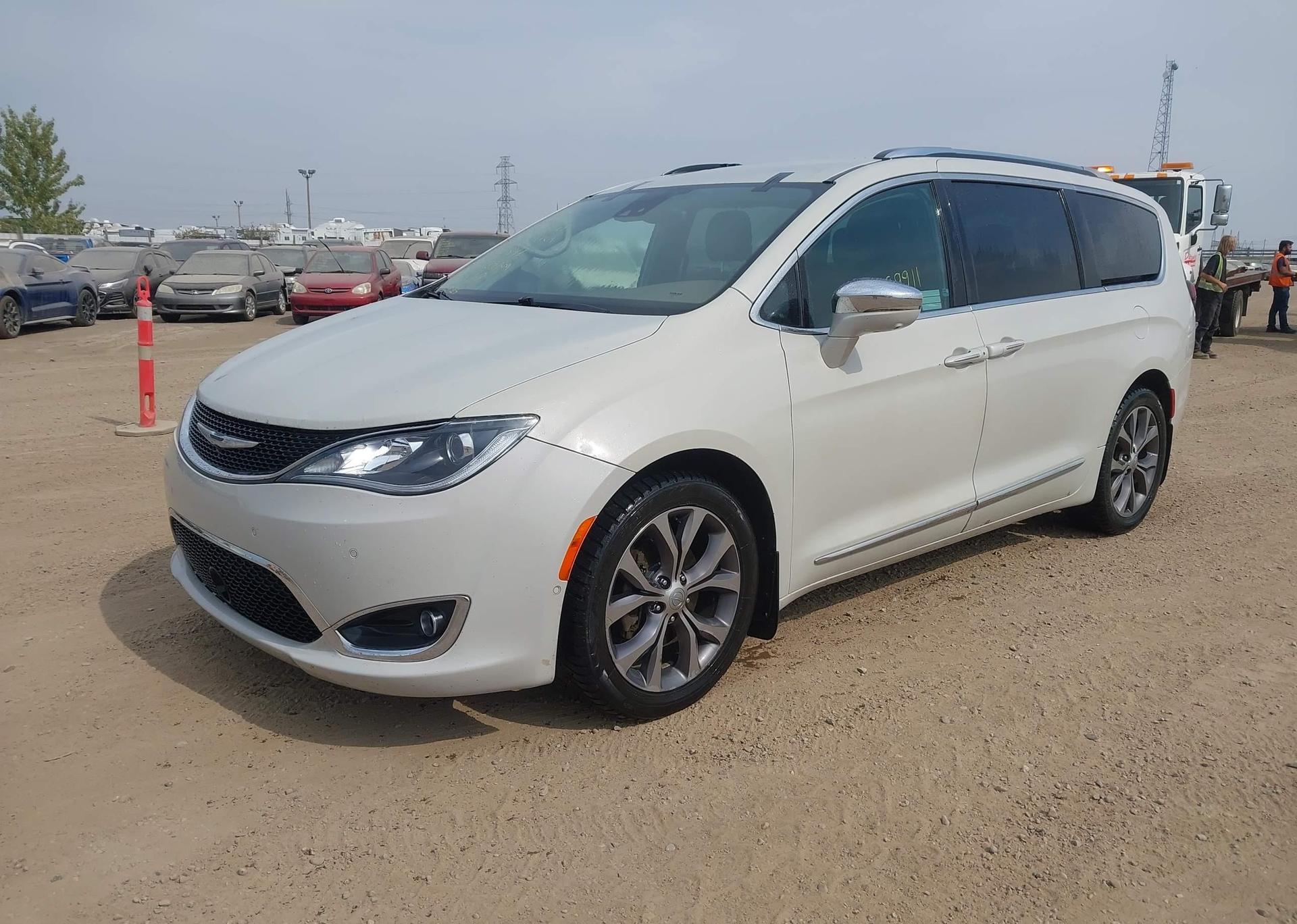 2017 CHRYSLER PACIFICA LIMITED
