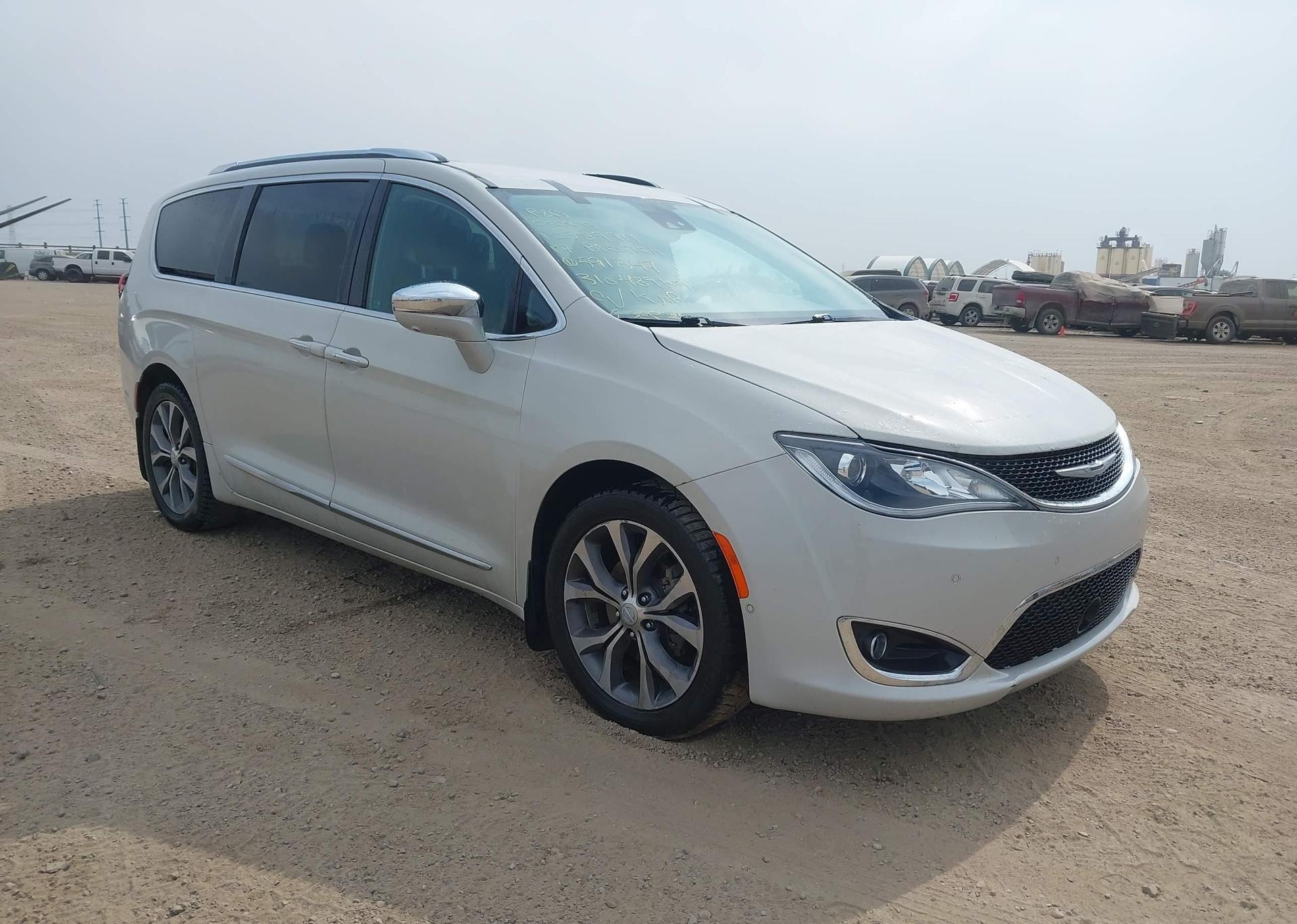 2017 CHRYSLER PACIFICA LIMITED