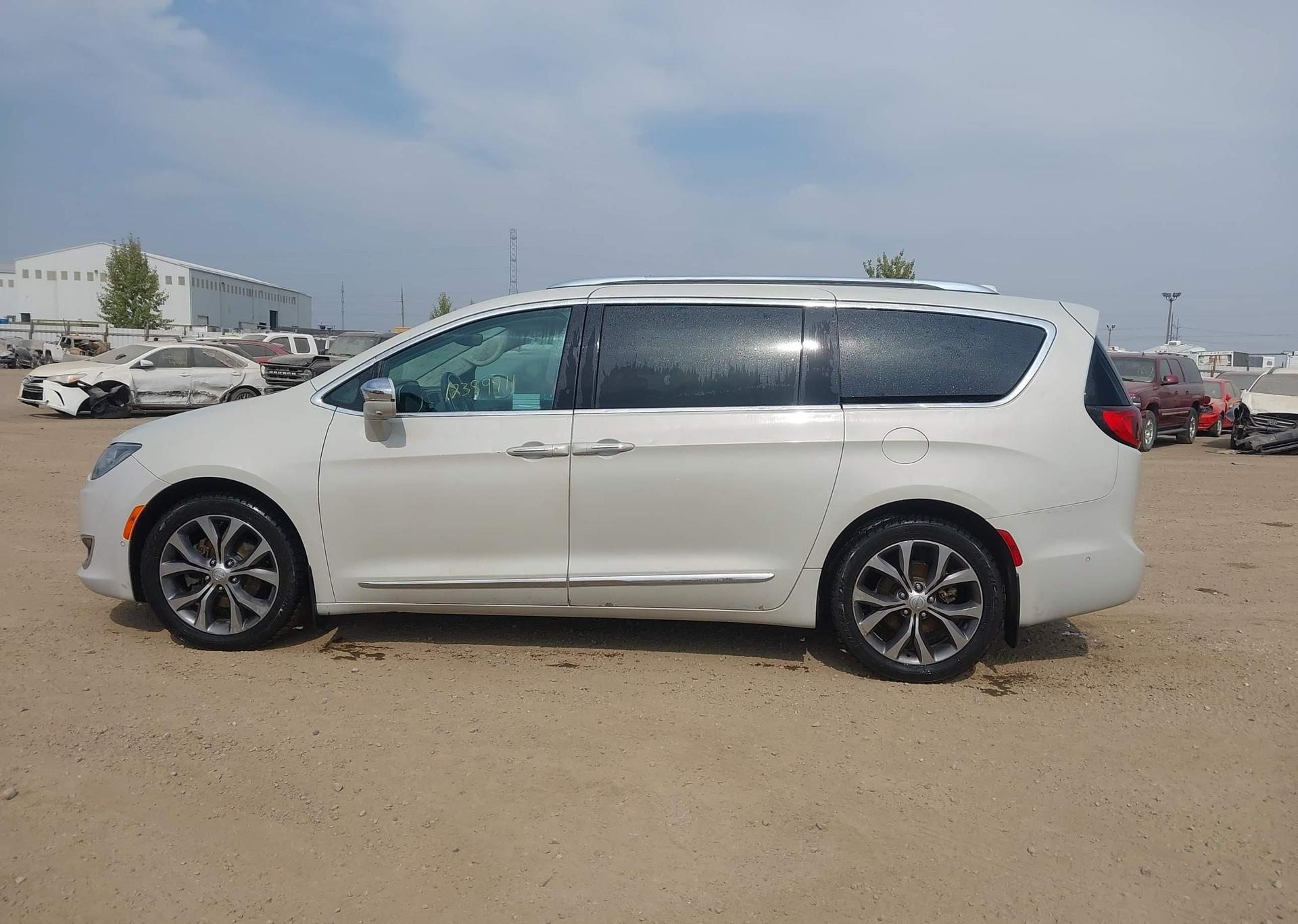 2017 CHRYSLER PACIFICA LIMITED
