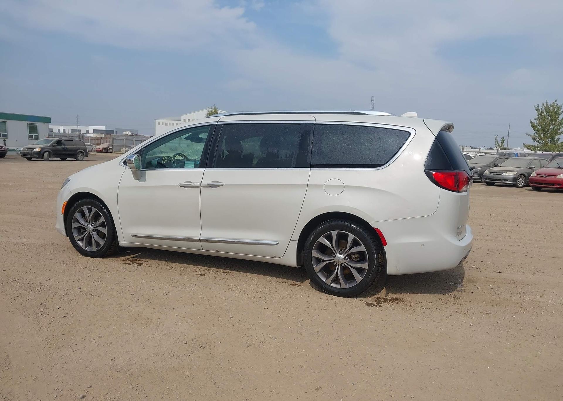 2017 CHRYSLER PACIFICA LIMITED