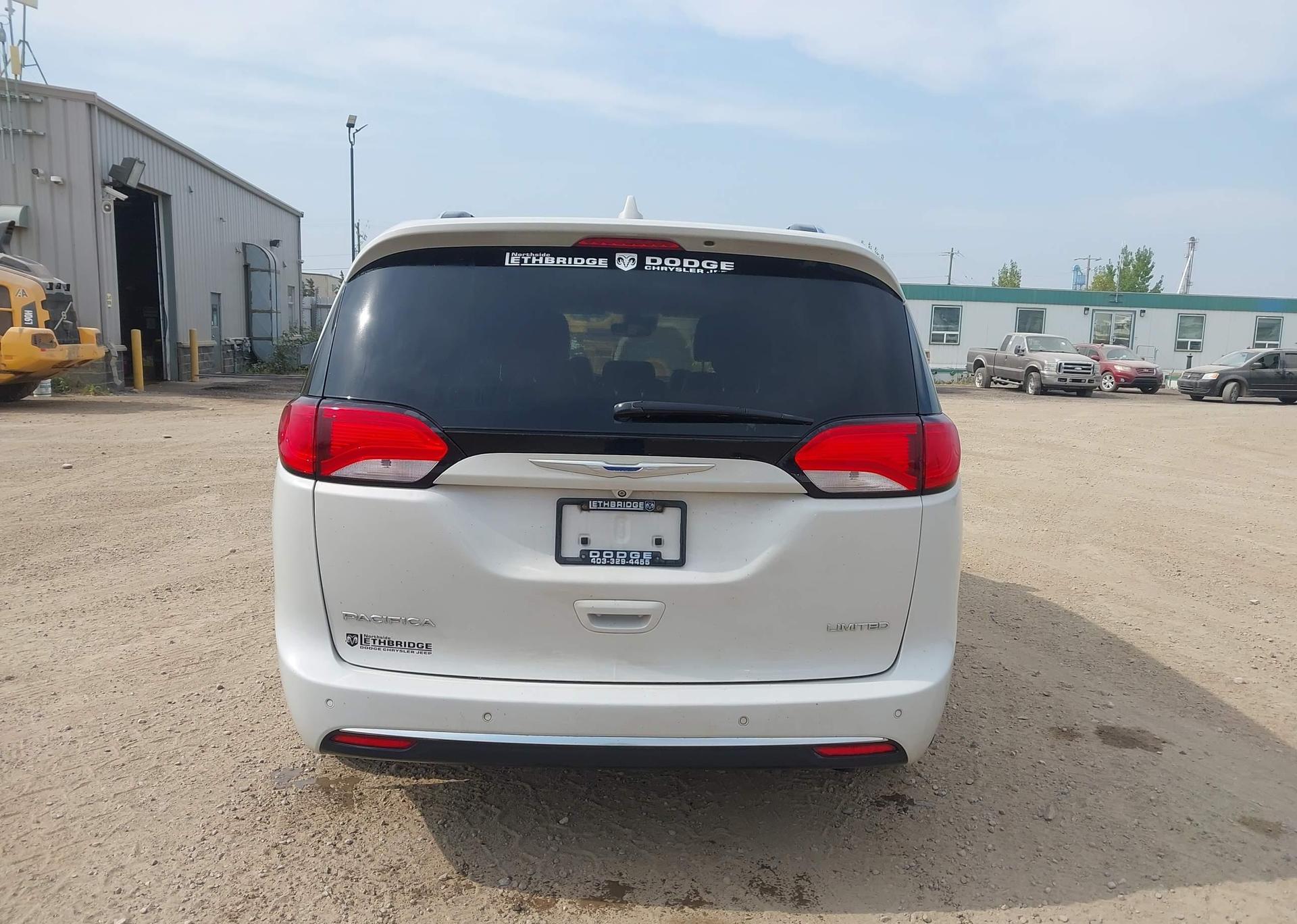 2017 CHRYSLER PACIFICA LIMITED