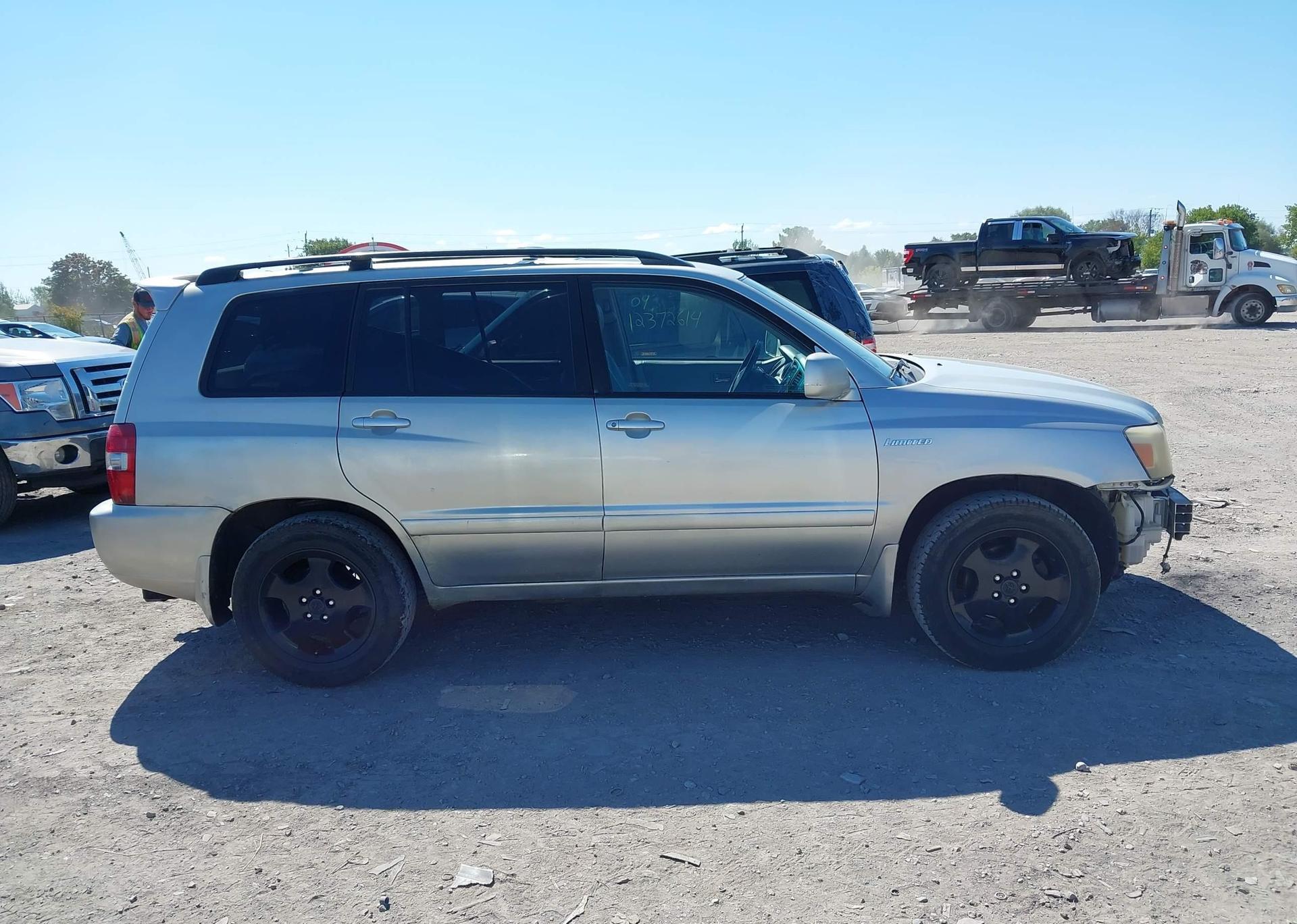 2004 TOYOTA HIGHLANDER