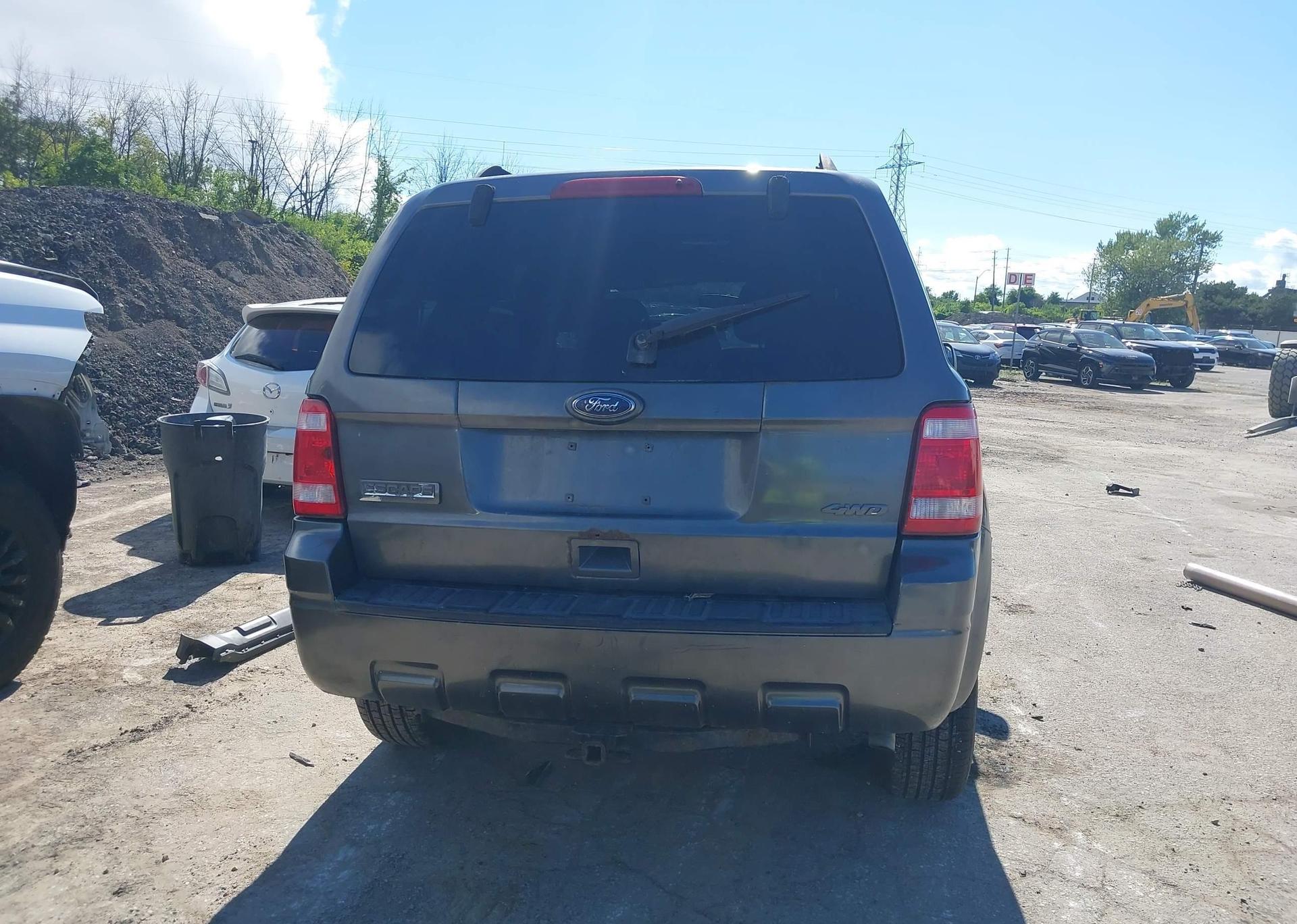 2010 FORD ESCAPE XLT