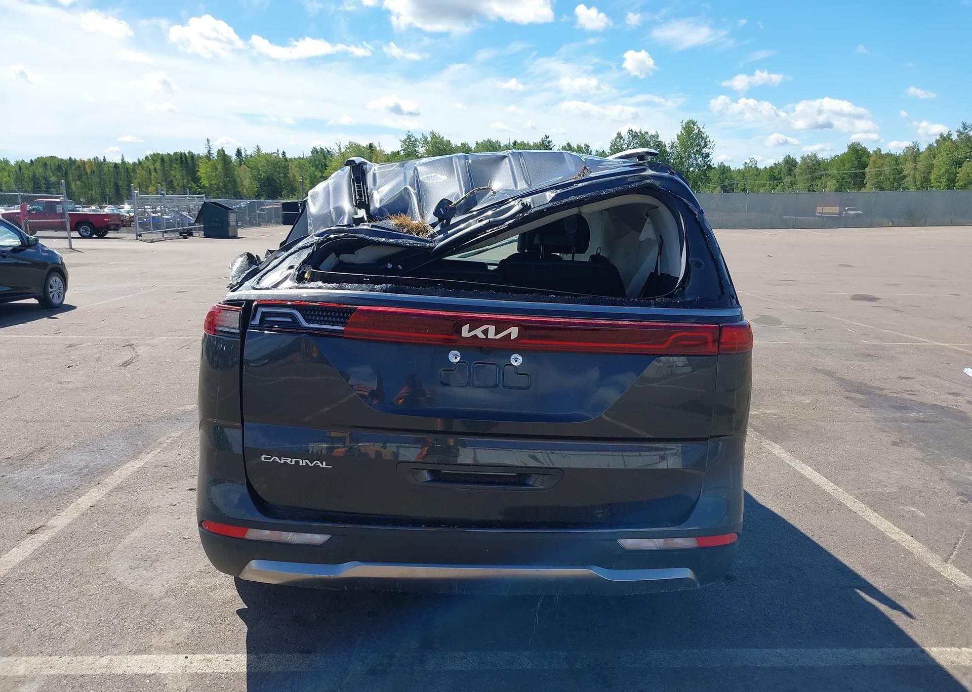 2024 KIA CARNIVAL SX