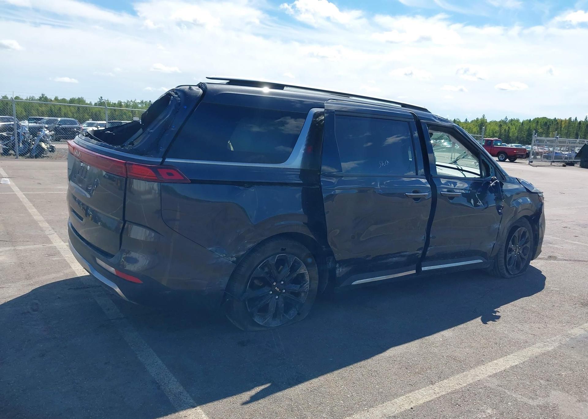 2024 KIA CARNIVAL SX