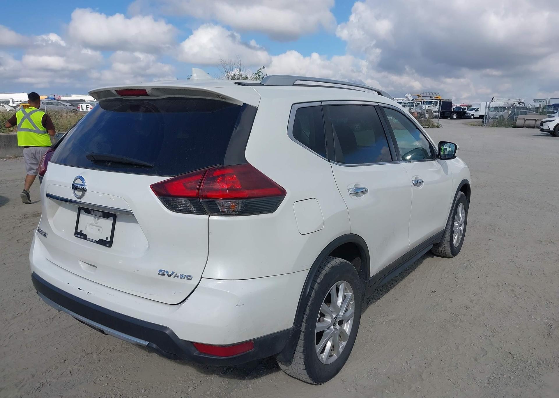2018 NISSAN ROGUE SV
