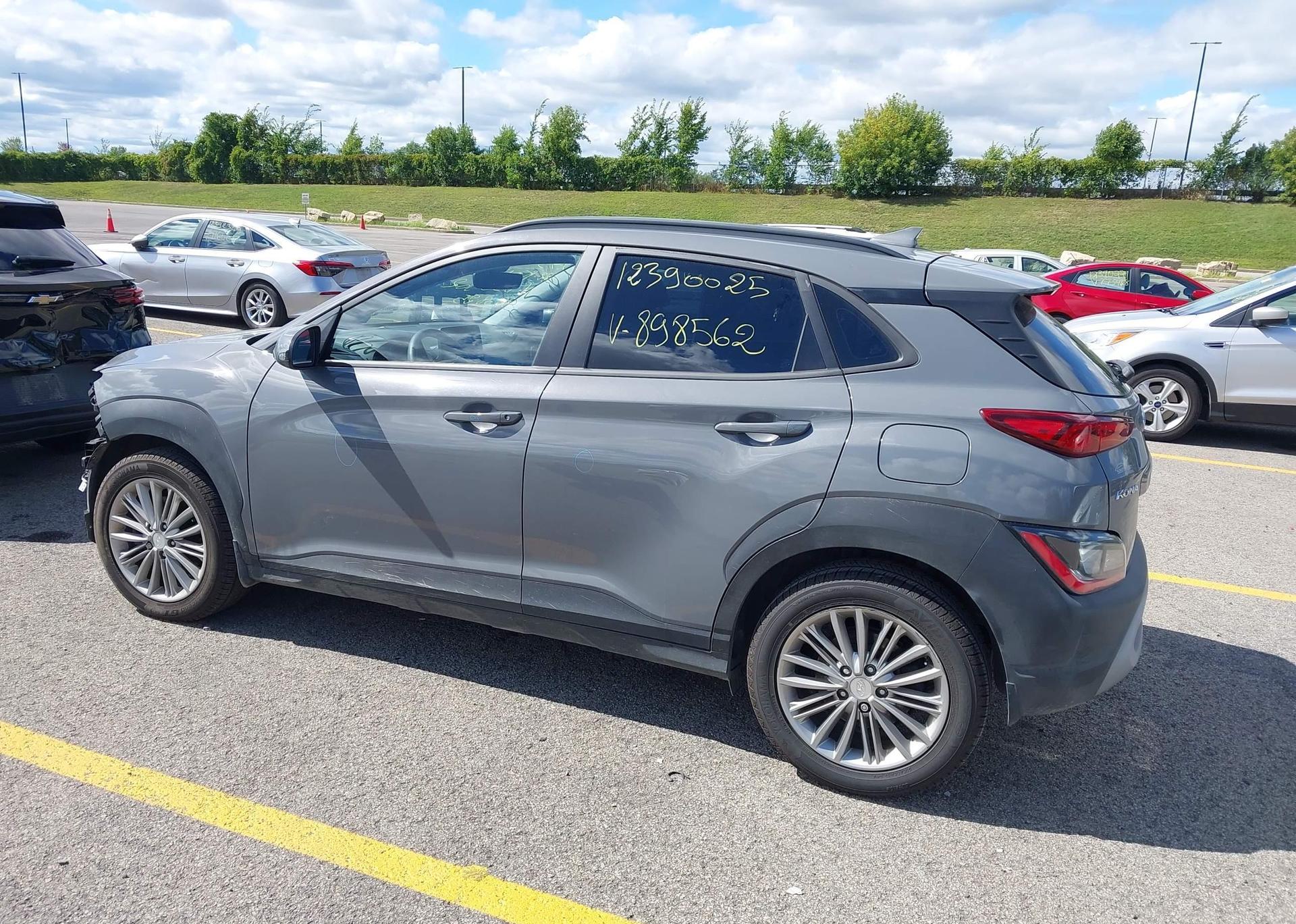 2022 HYUNDAI KONA SE