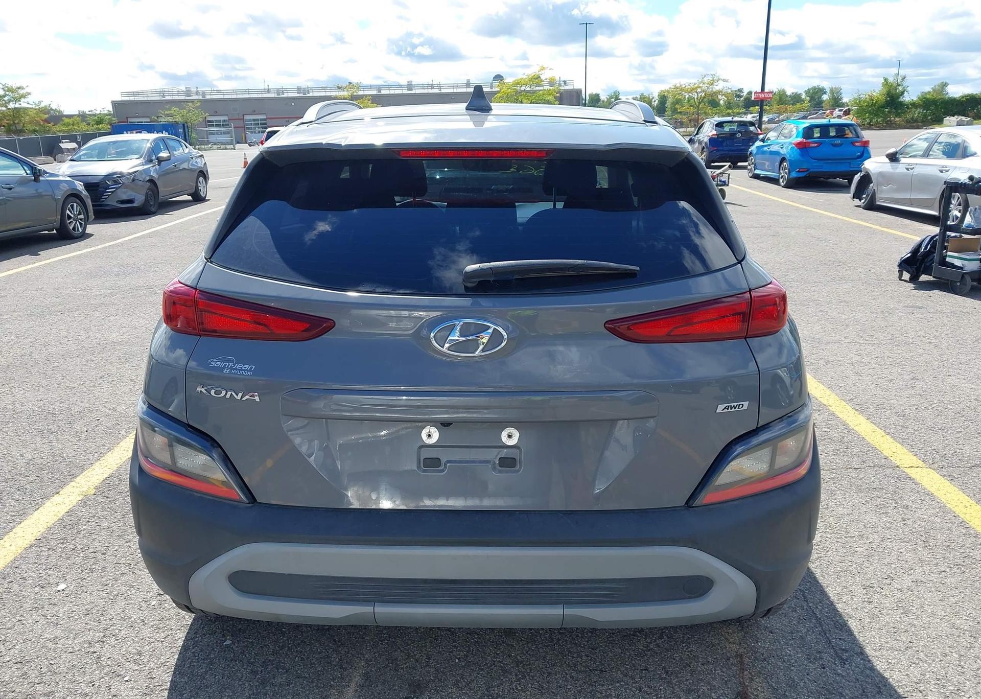 2022 HYUNDAI KONA SE