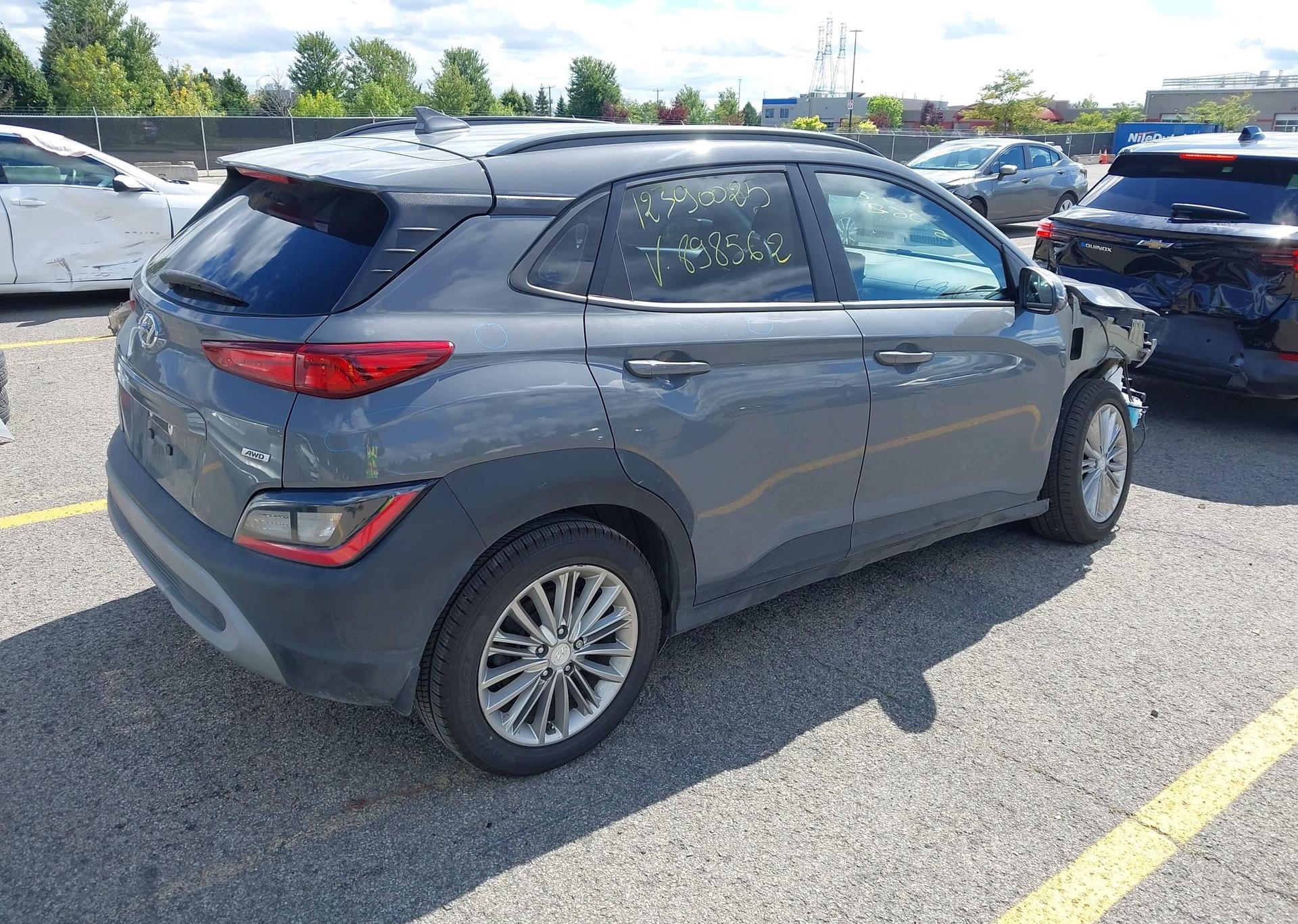 2022 HYUNDAI KONA SE