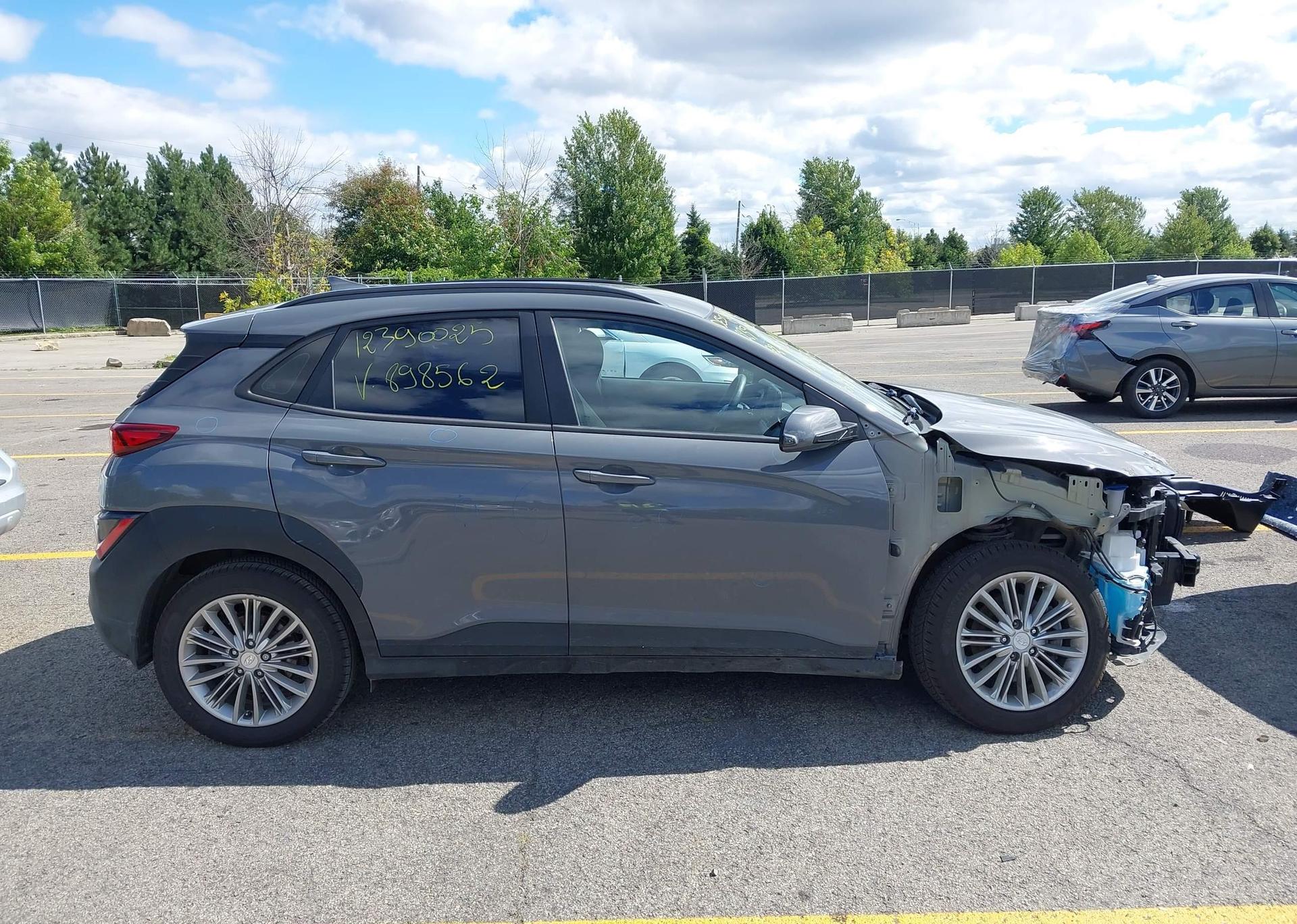 2022 HYUNDAI KONA SE