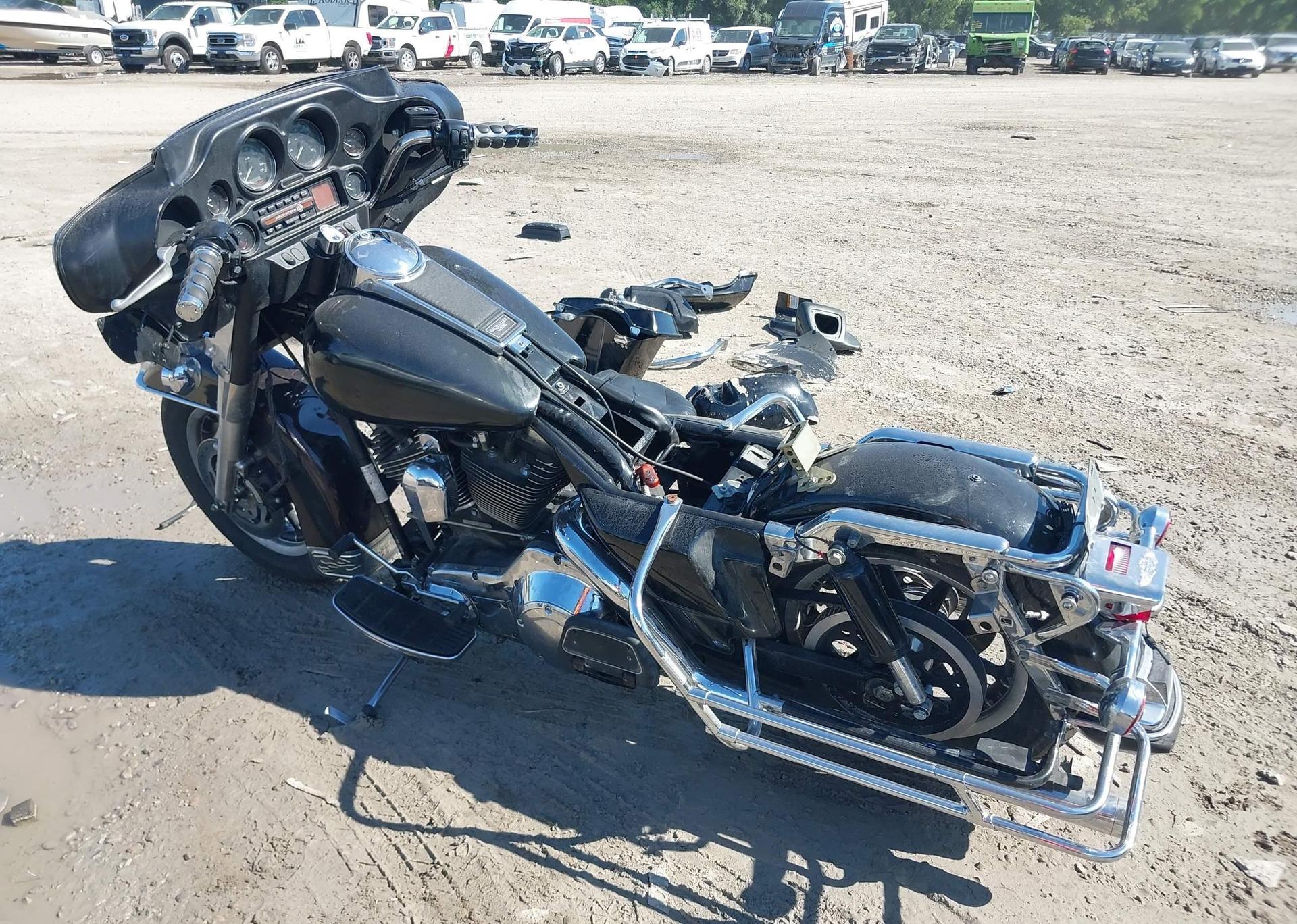 2004 HARLEY-DAVIDSON FLHTCI