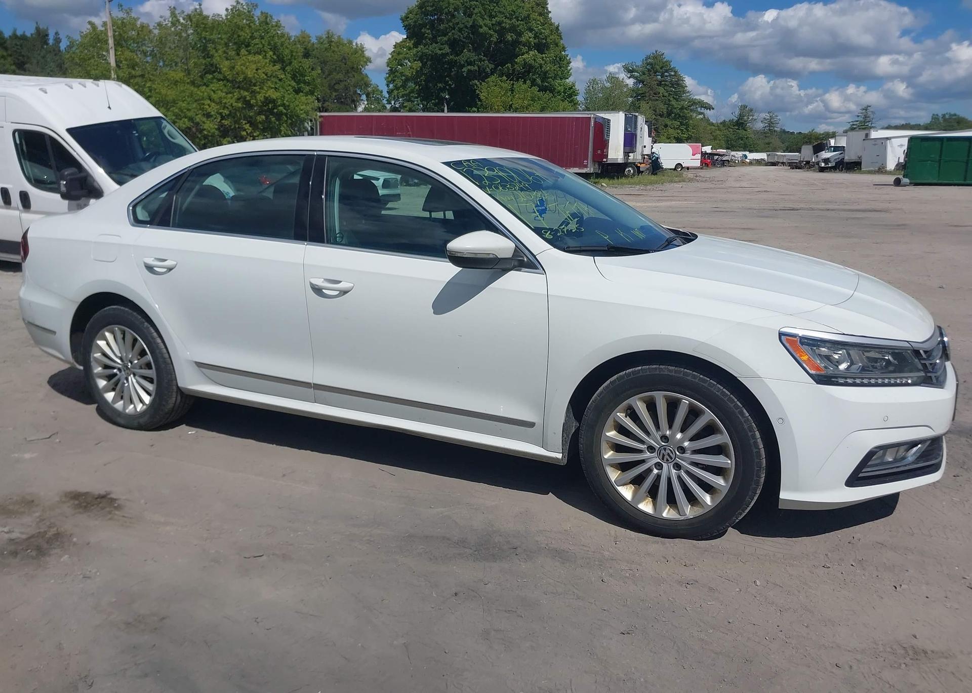 2017 VOLKSWAGEN PASSAT SE