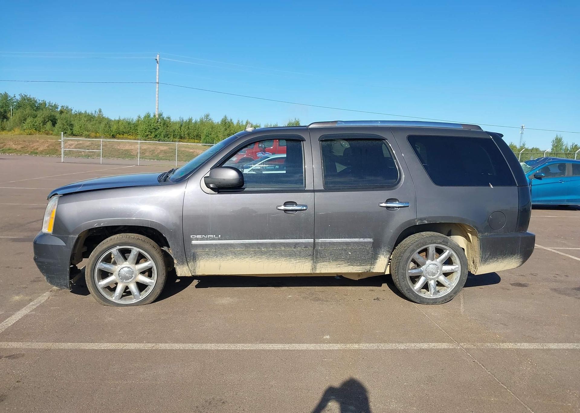 2010 GMC YUKON DENALI