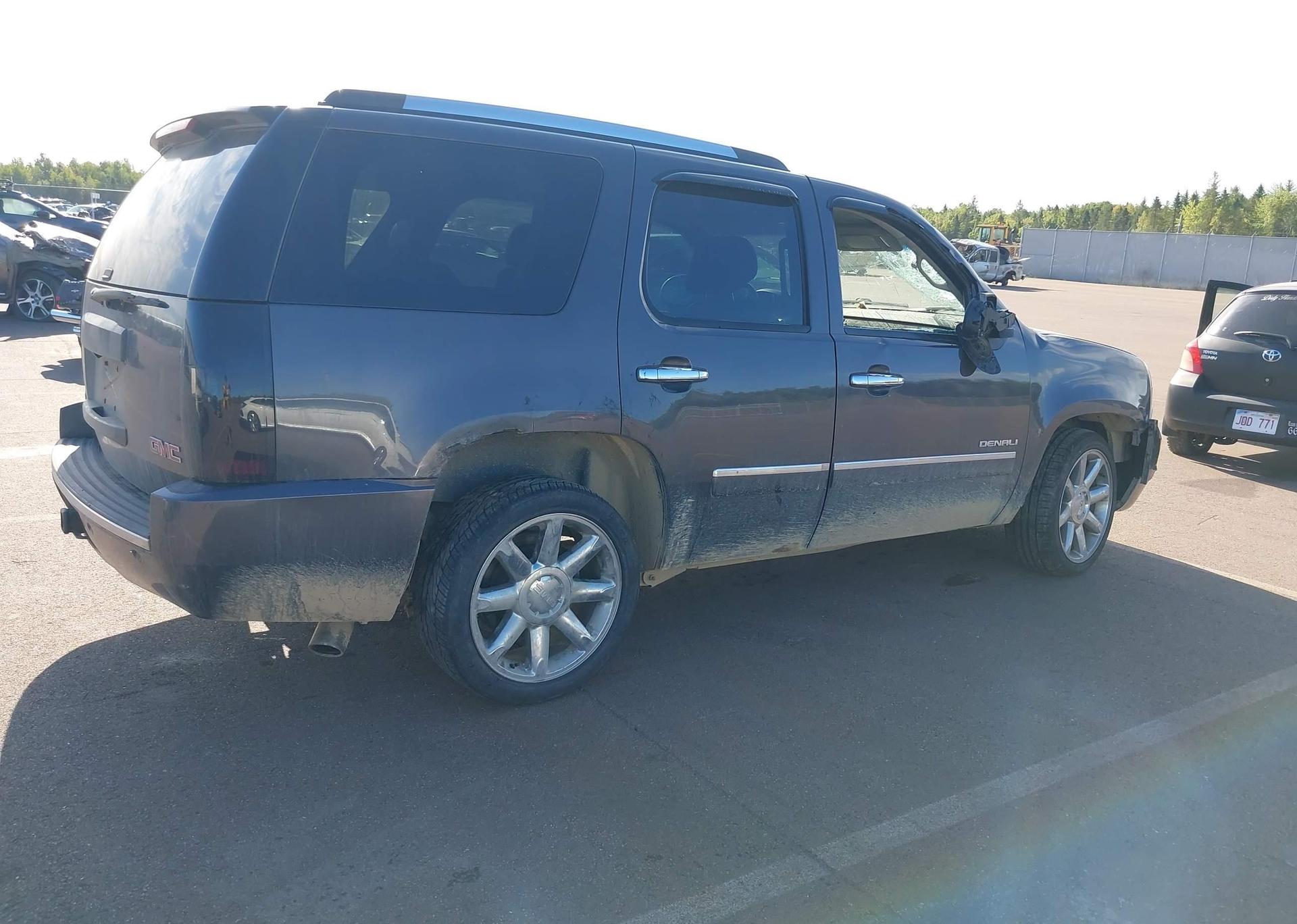 2010 GMC YUKON DENALI