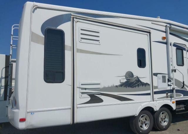 2008 FOREST RIVER cardinal 30LE
