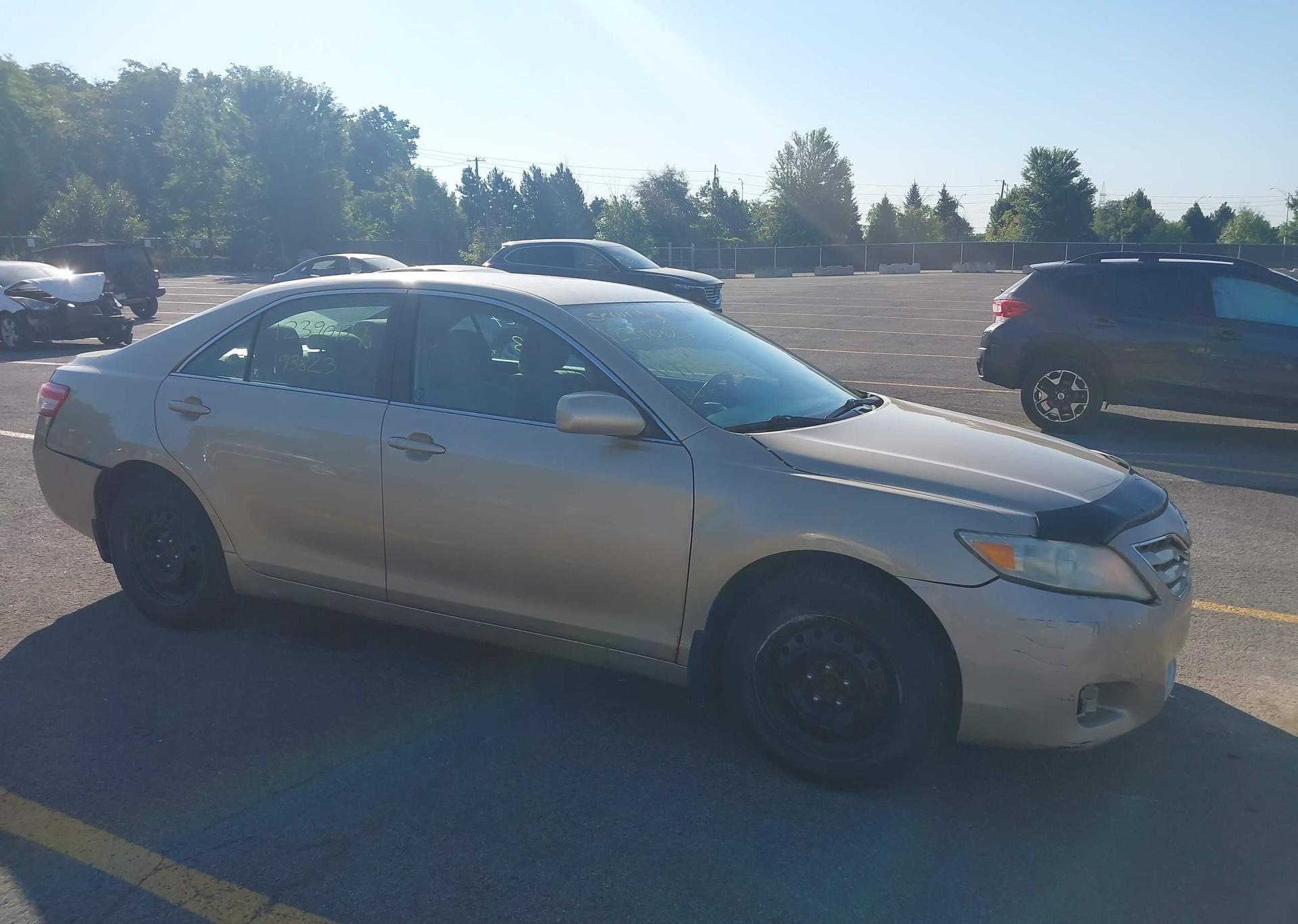 2011 TOYOTA CAMRY LE