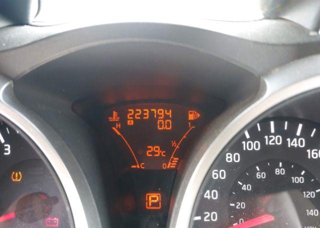 2011 NISSAN JUKE SV